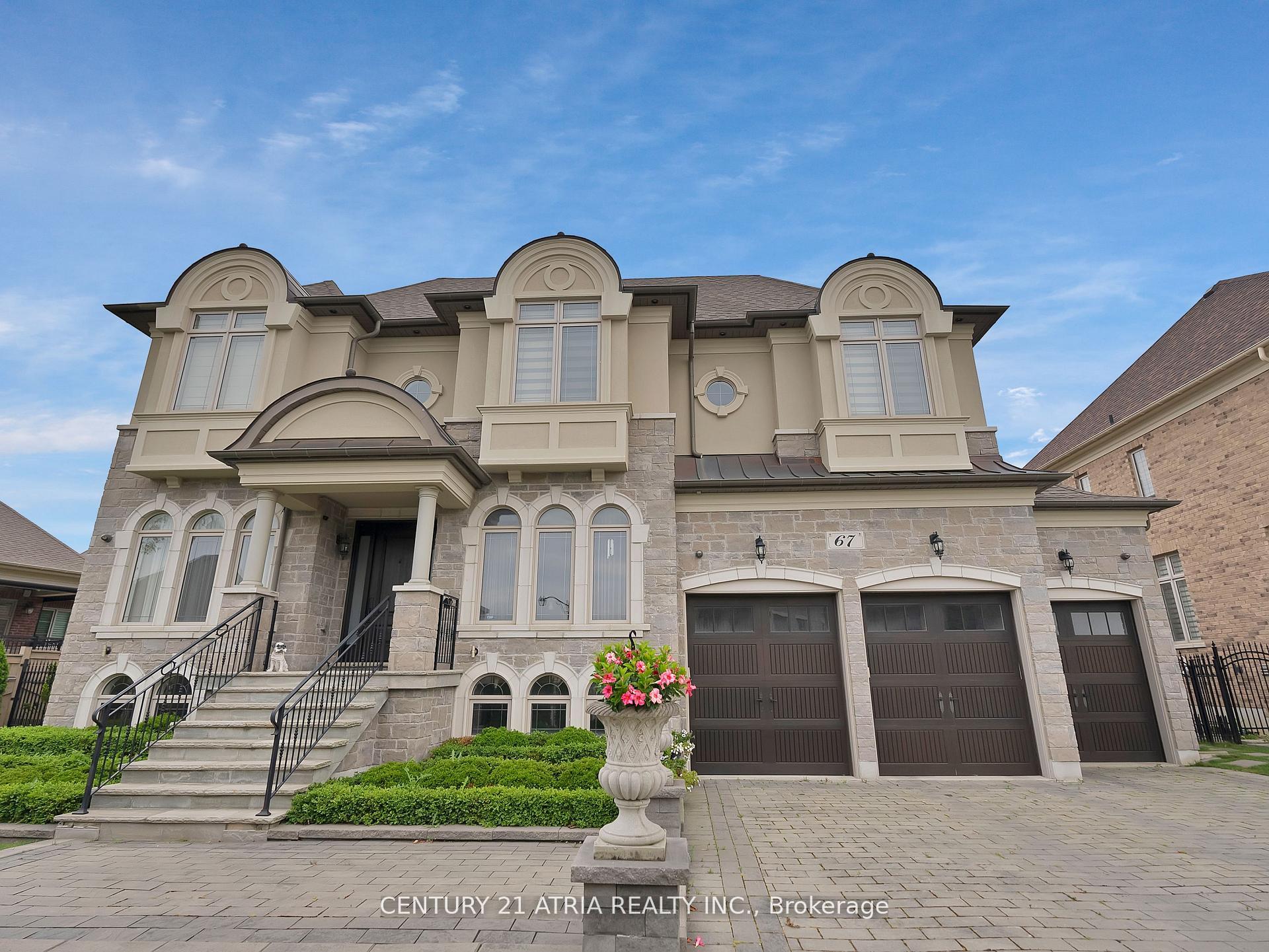 Photo 2 of 67 Langdon Drive, King, King City — HOMEH