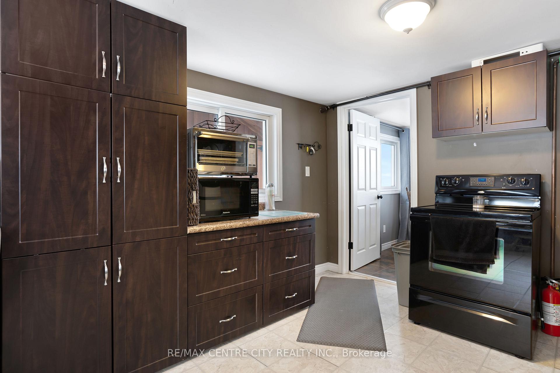 Photo 8 of 1021 Road 10 East, Mapleton, Rural Mapleton — HOMEH