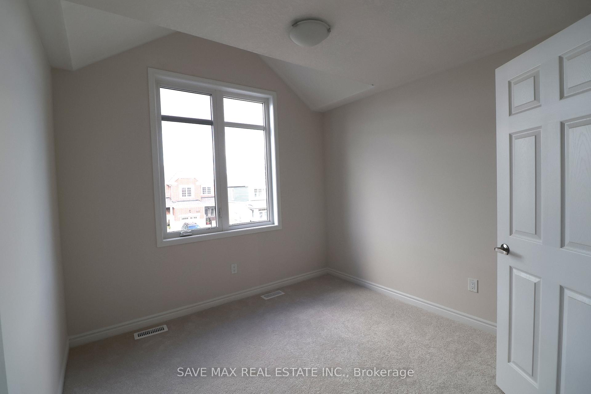 Photo 10 of 140 Forestwalk Street, Kitchener — HOMEH