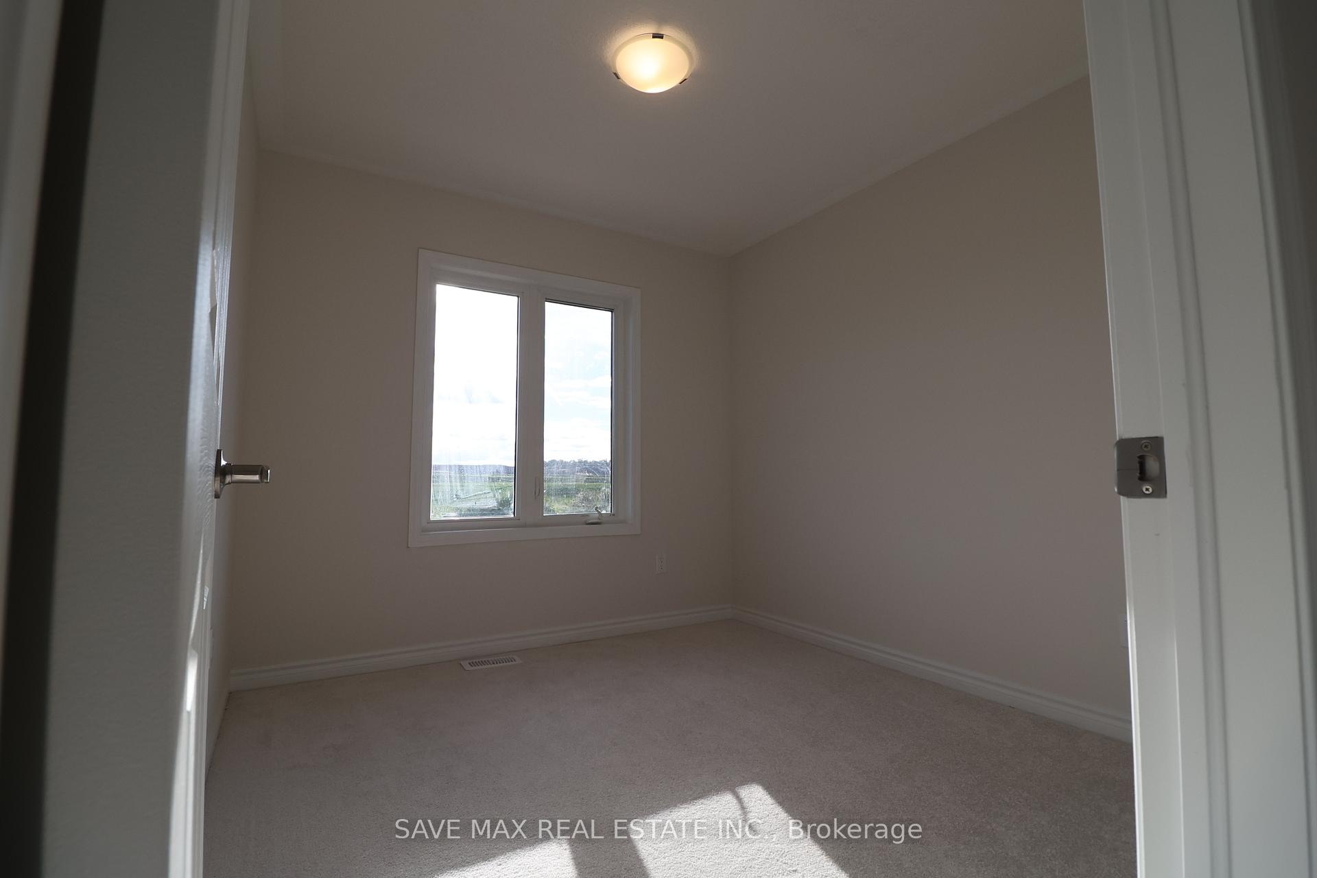 Photo 11 of 140 Forestwalk Street, Kitchener — HOMEH