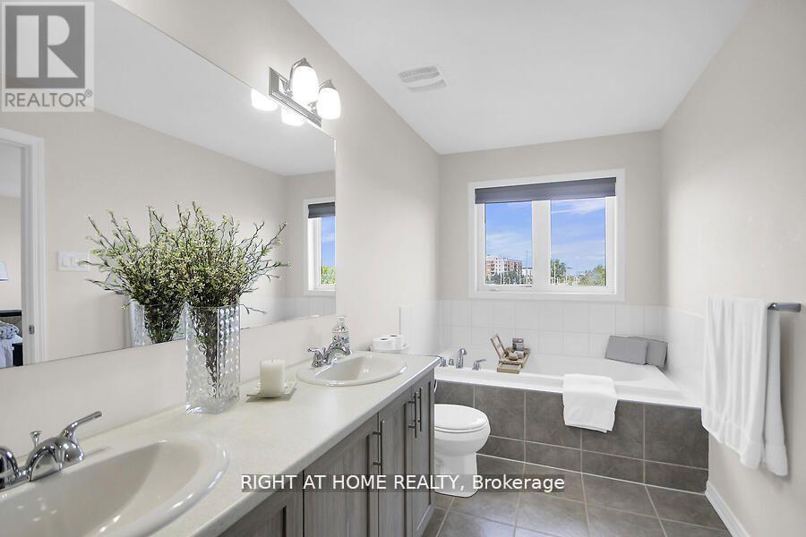 Photo 24 of 507 Radiant Private, Ottawa, Kanata - Emerald Meadows/Trailwest — HOMEH