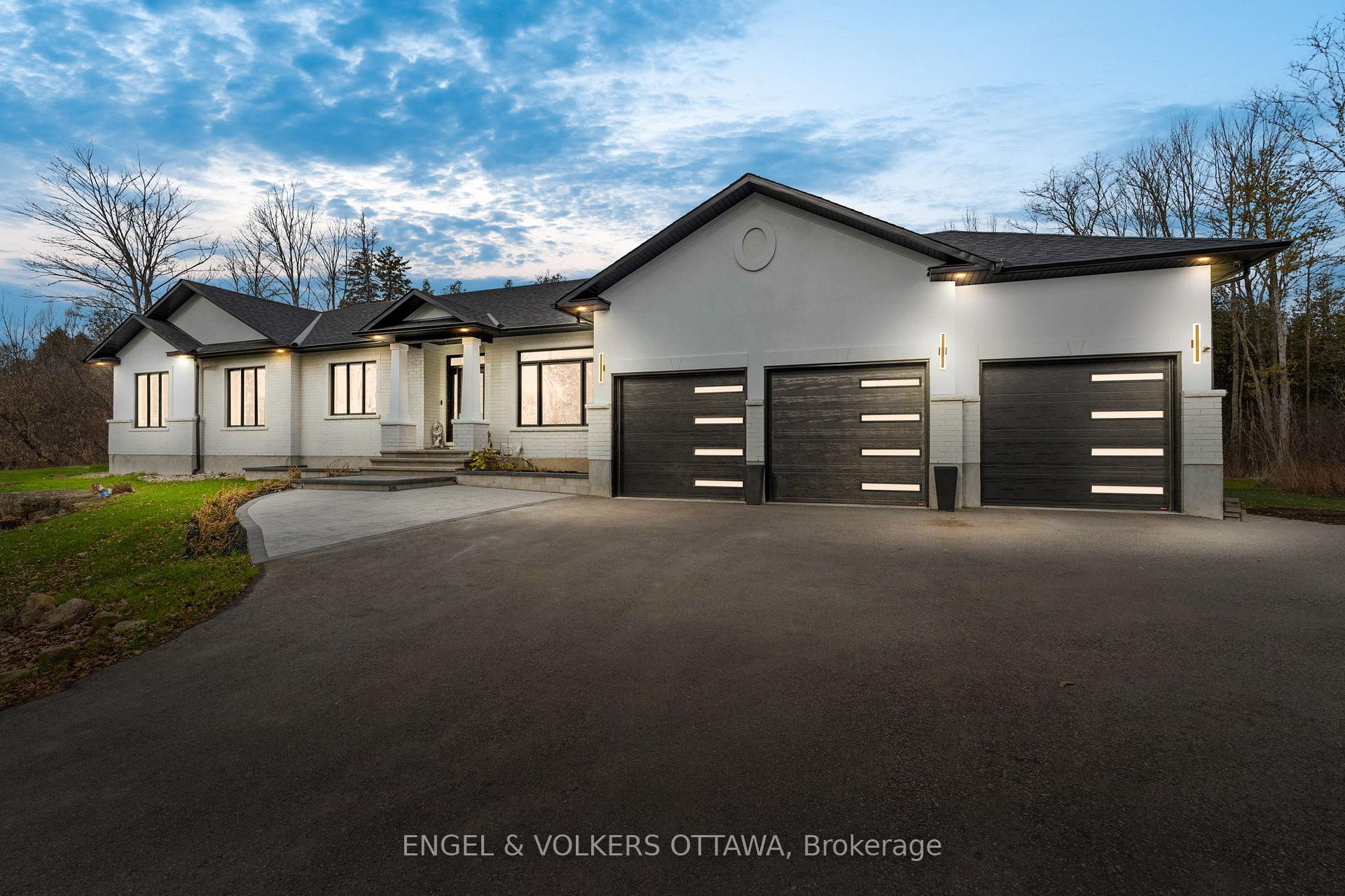 Front of 1108 Meadowshire Way SW