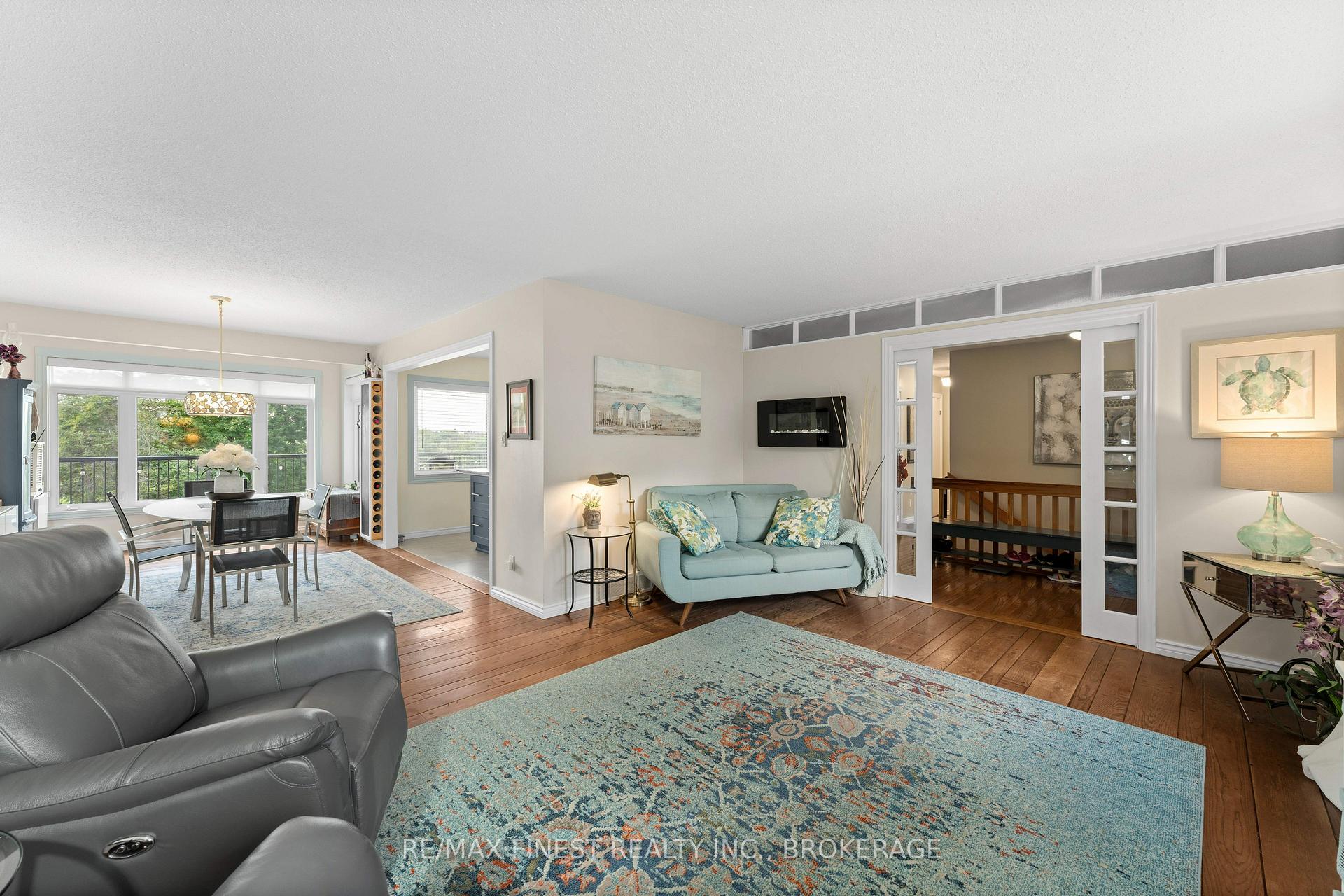 Photo 8 of 26 Brooklands Park Avenue, Loyalist, Lennox and Addington - South — HOMEH