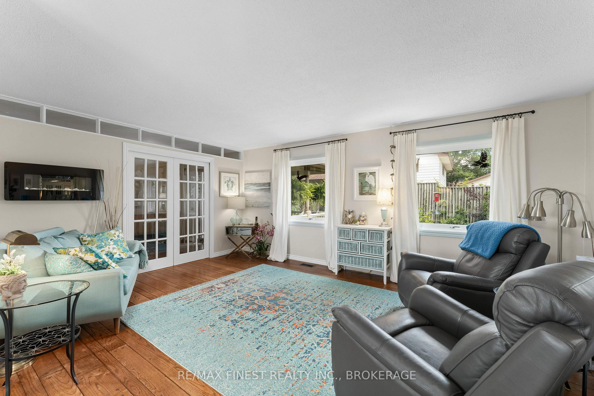 Photo 9 of 26 Brooklands Park Avenue, Loyalist, Lennox and Addington - South — HOMEH