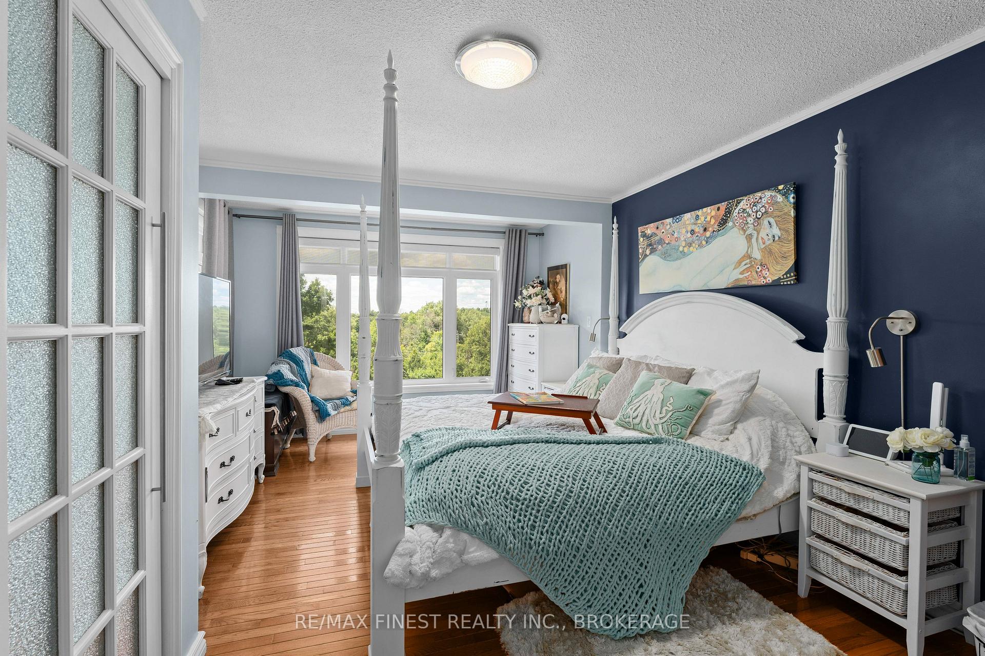 Photo 17 of 26 Brooklands Park Avenue, Loyalist, Lennox and Addington - South — HOMEH