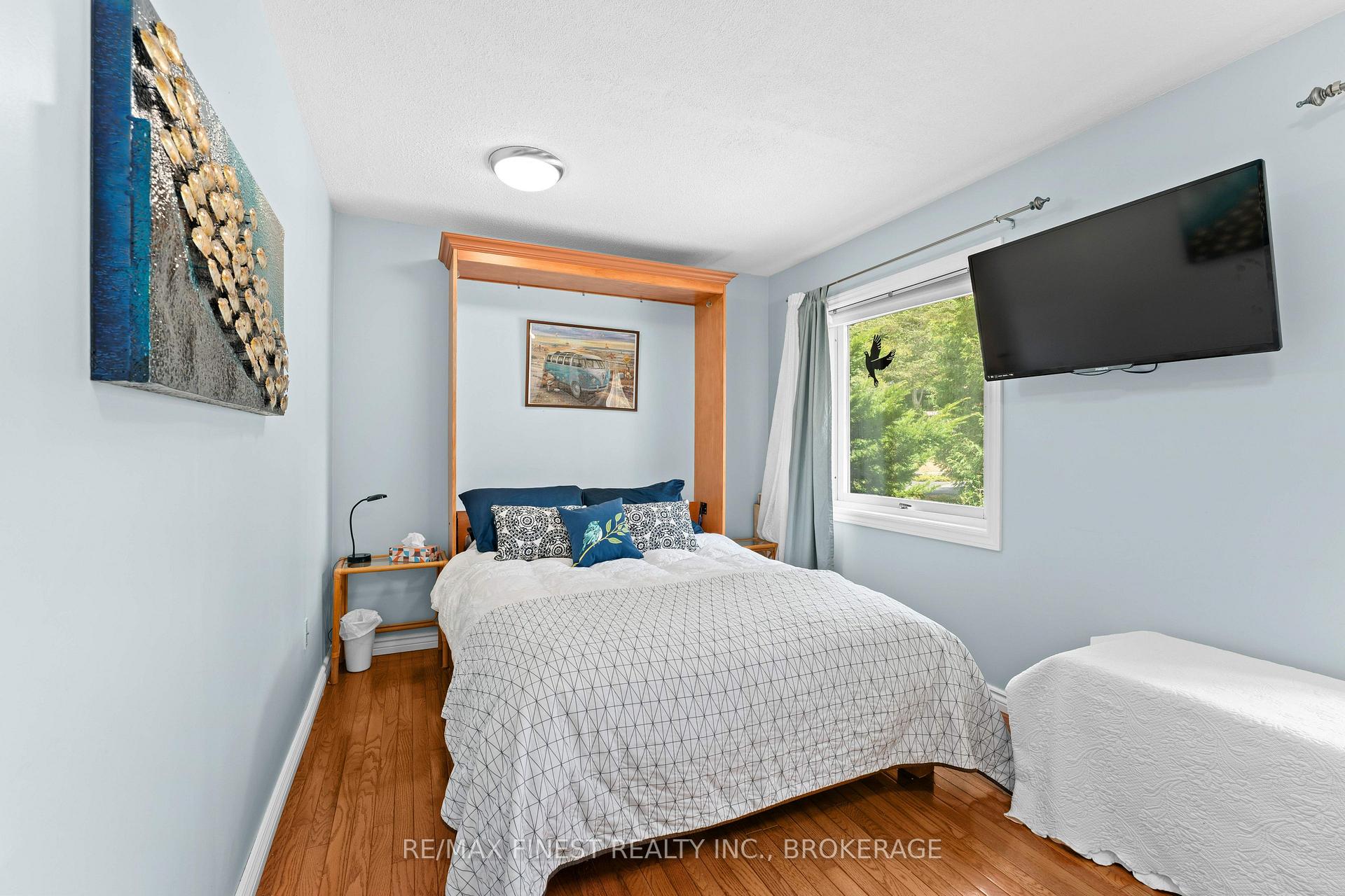 Photo 21 of 26 Brooklands Park Avenue, Loyalist, Lennox and Addington - South — HOMEH