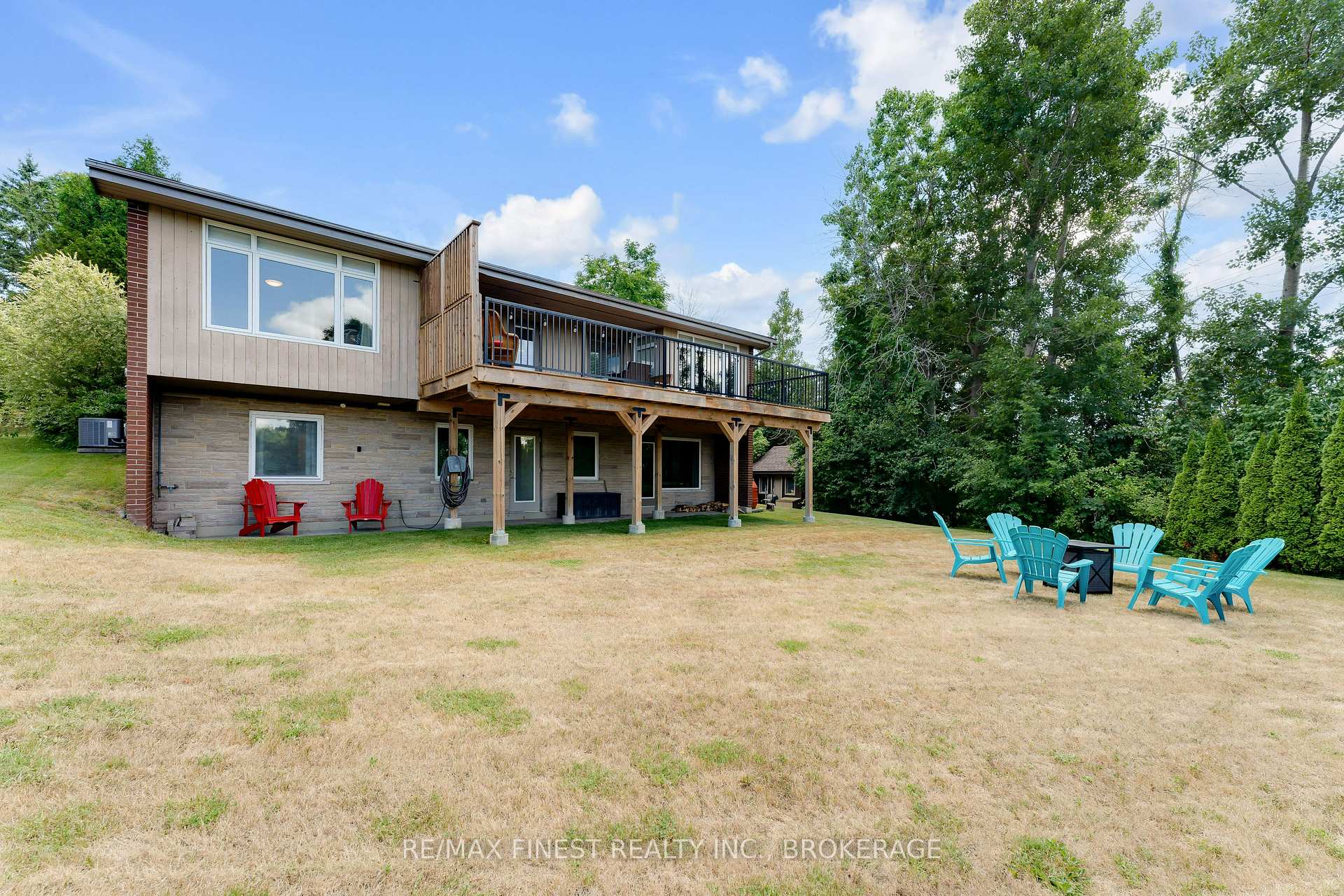 Photo 42 of 26 Brooklands Park Avenue, Loyalist, Lennox and Addington - South — HOMEH