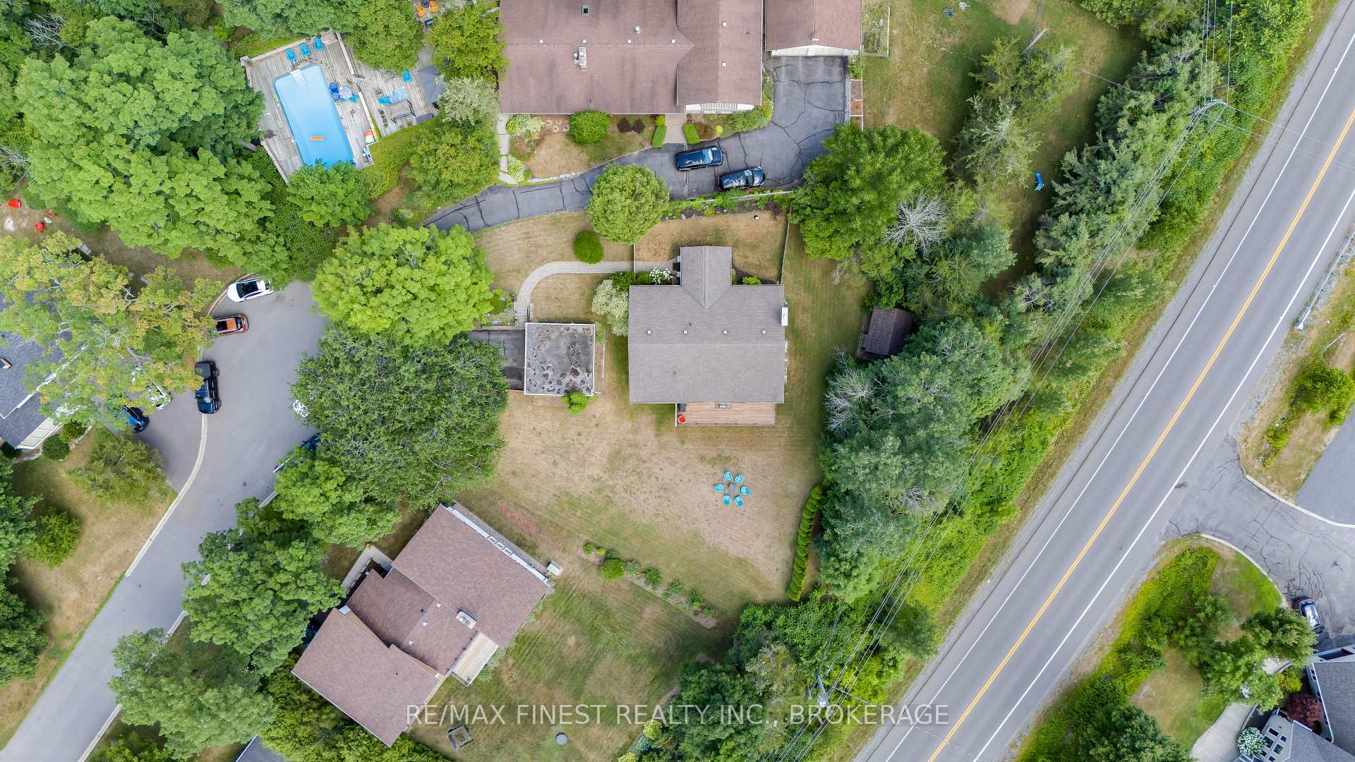 Photo 46 of 26 Brooklands Park Avenue, Loyalist, Lennox and Addington - South — HOMEH