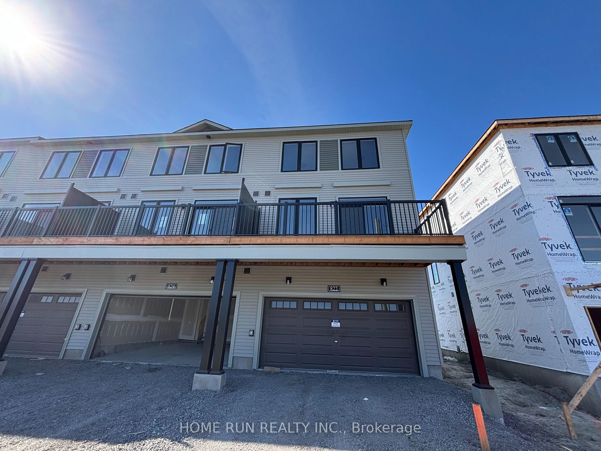 Photo 2 of 822 Fairline Row, Ottawa, Kanata - Emerald Meadows/Trailwest — HOMEH