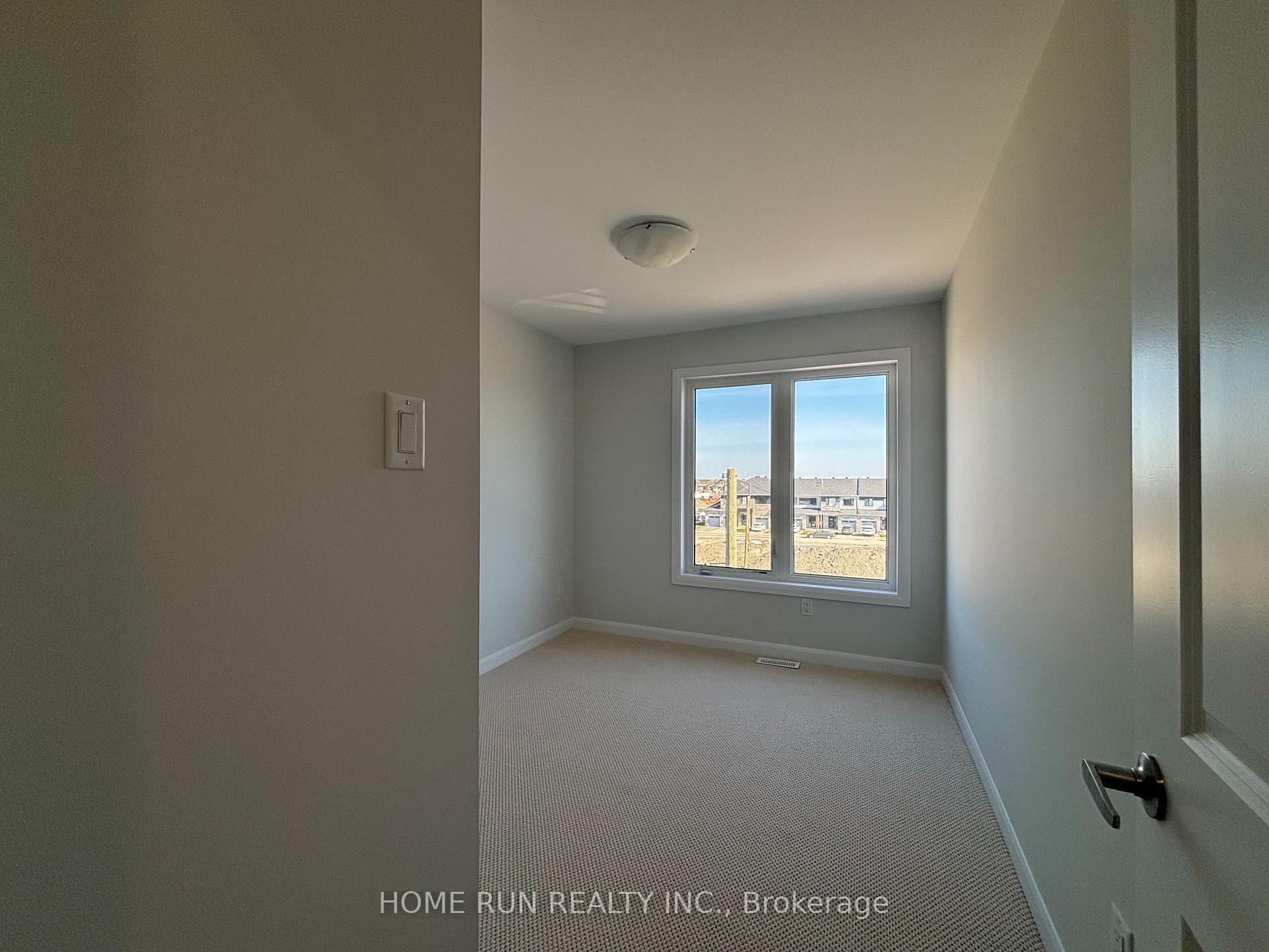 Photo 25 of 822 Fairline Row, Ottawa, Kanata - Emerald Meadows/Trailwest — HOMEH