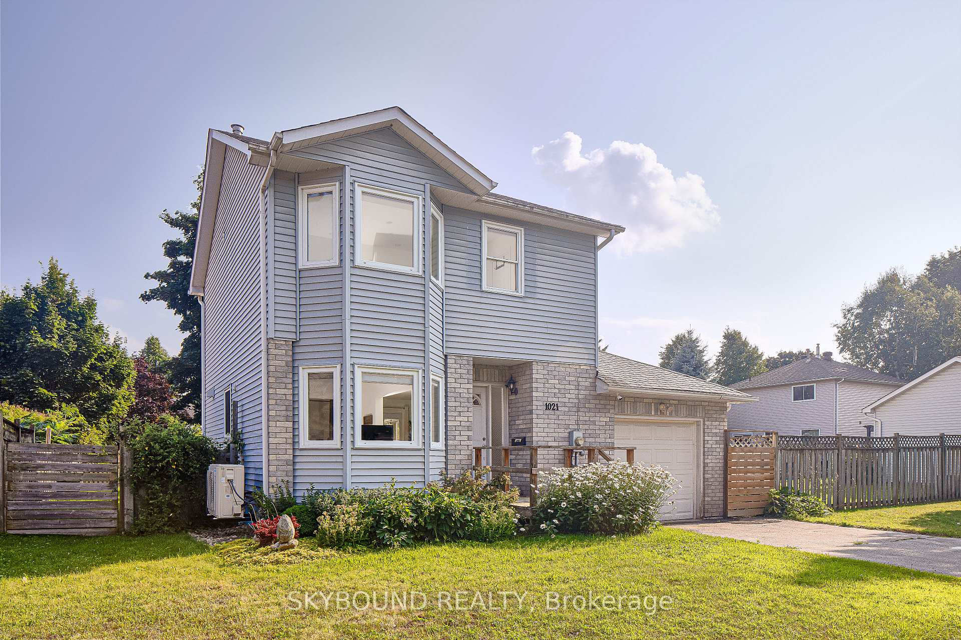 Front of 1021 Anna Maria Avenue