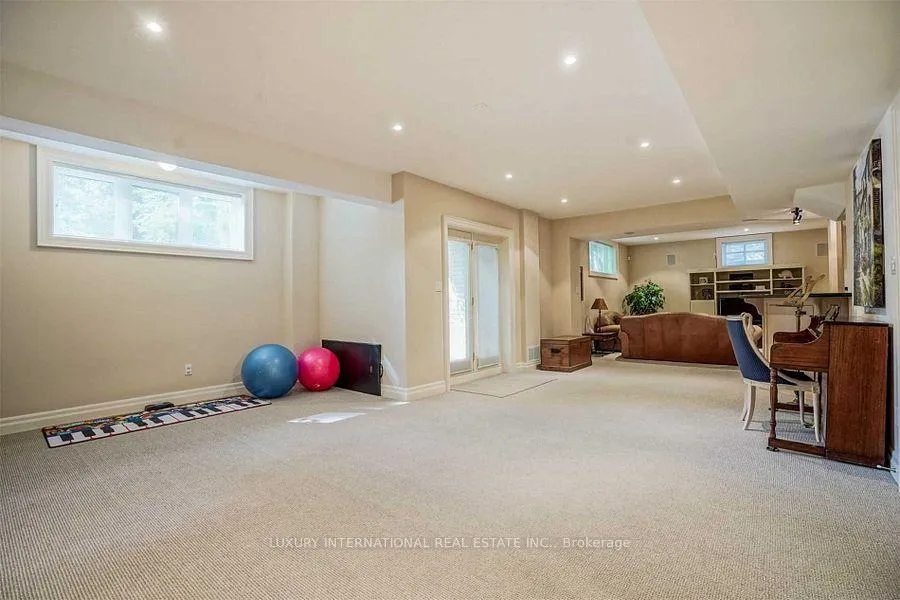 Photo 22 of 9 Bayview Forest Lane, Markham, Grandview — HOMEH