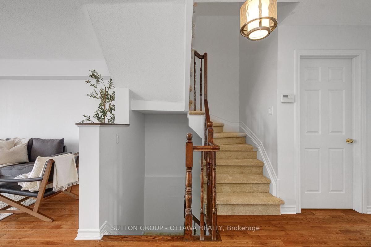 Photo 4 of 5533 Doctor Leach Drive, Ottawa, Manotick Village & Manotick Estates — HOMEH
