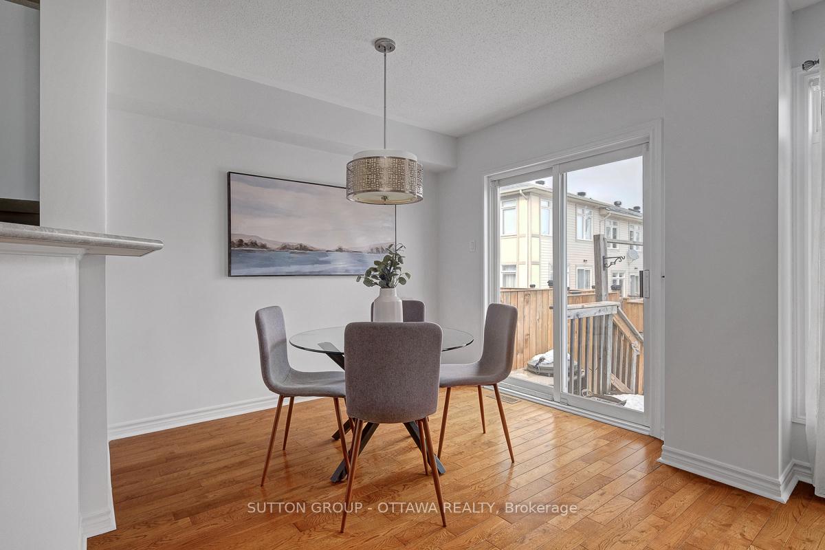 Photo 13 of 5533 Doctor Leach Drive, Ottawa, Manotick Village & Manotick Estates — HOMEH