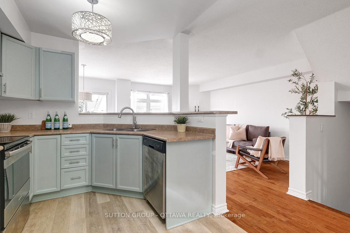 Photo 15 of 5533 Doctor Leach Drive, Ottawa, Manotick Village & Manotick Estates — HOMEH