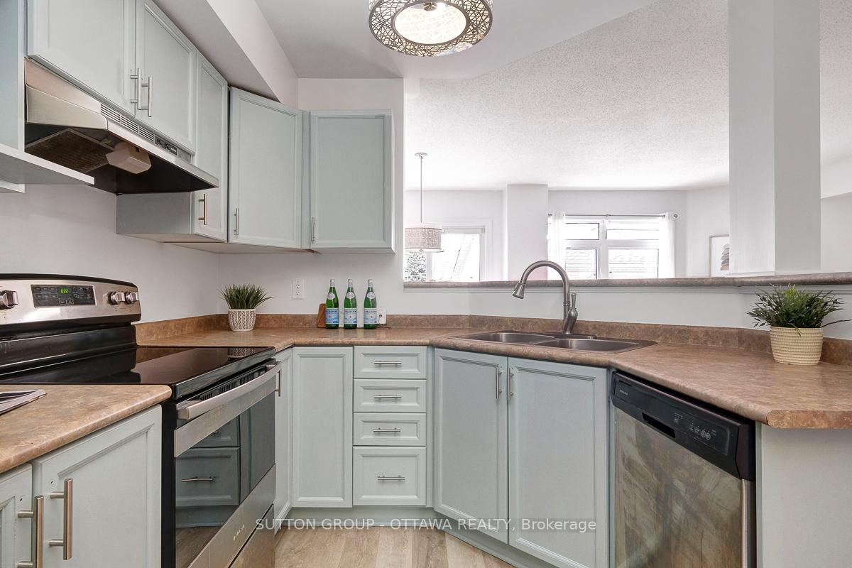 Photo 17 of 5533 Doctor Leach Drive, Ottawa, Manotick Village & Manotick Estates — HOMEH