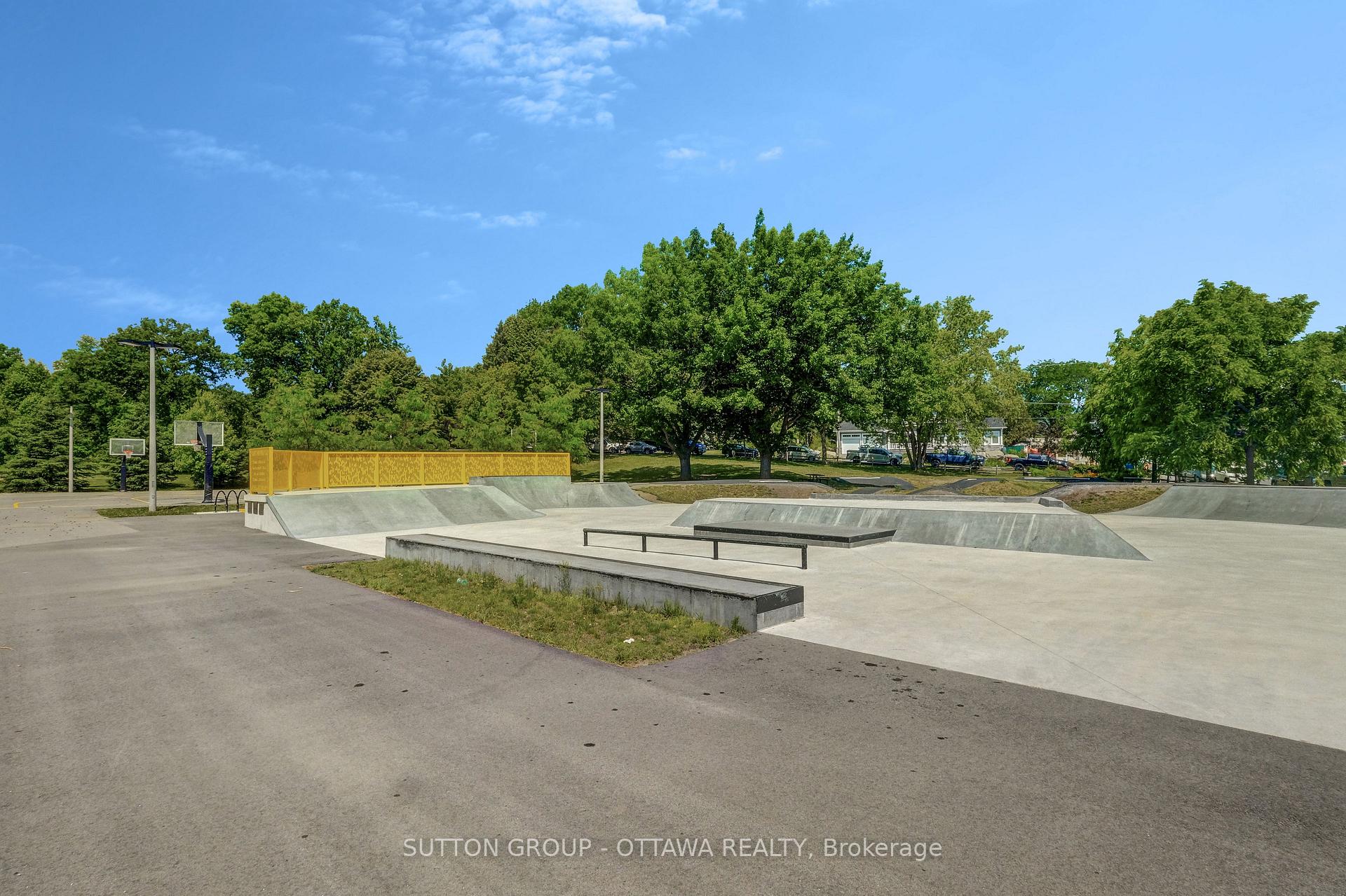 Photo 40 of 5533 Doctor Leach Drive, Ottawa, Manotick Village & Manotick Estates — HOMEH