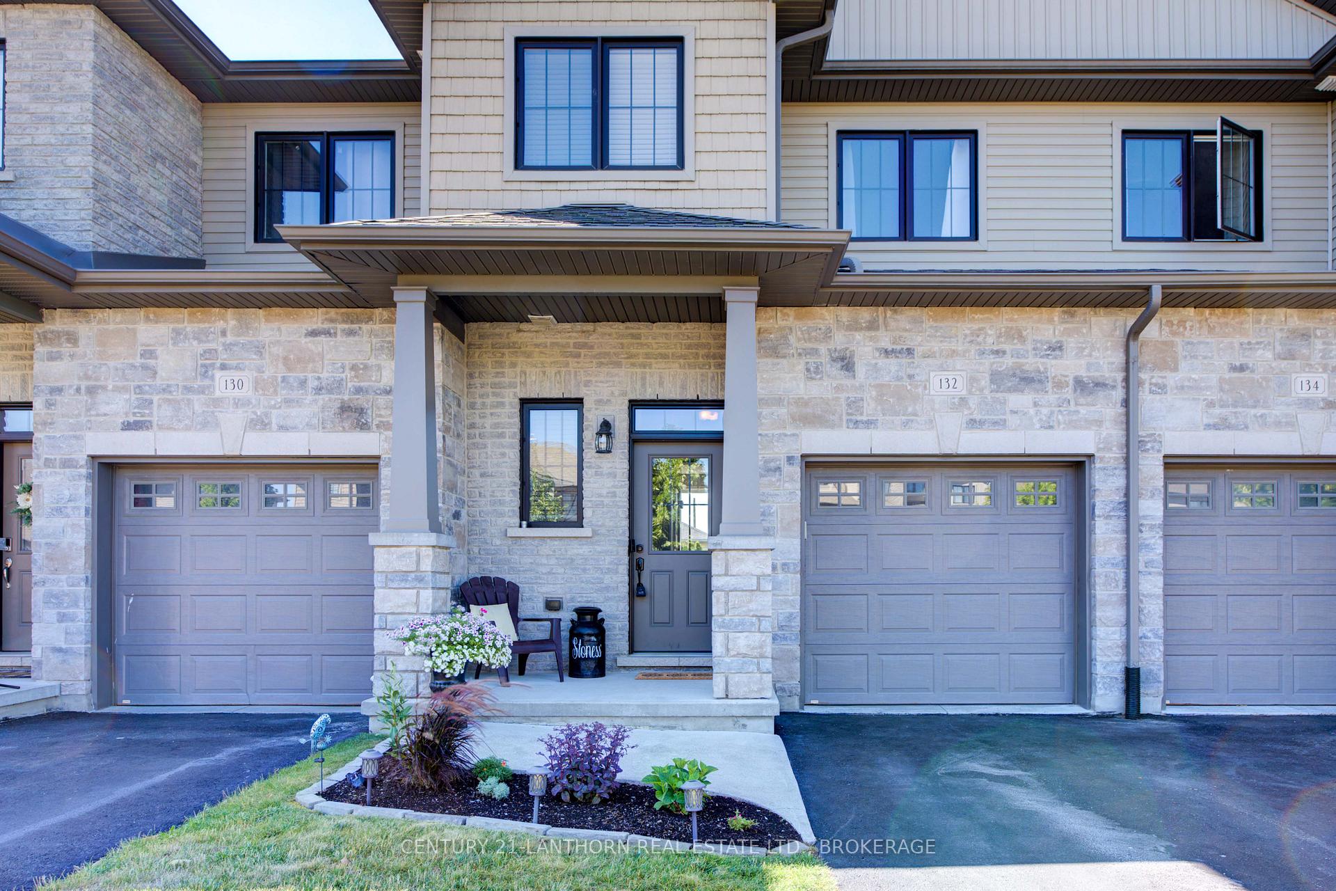 Photo 3 of 132 Simurda Court, Loyalist, Amherstview — HOMEH