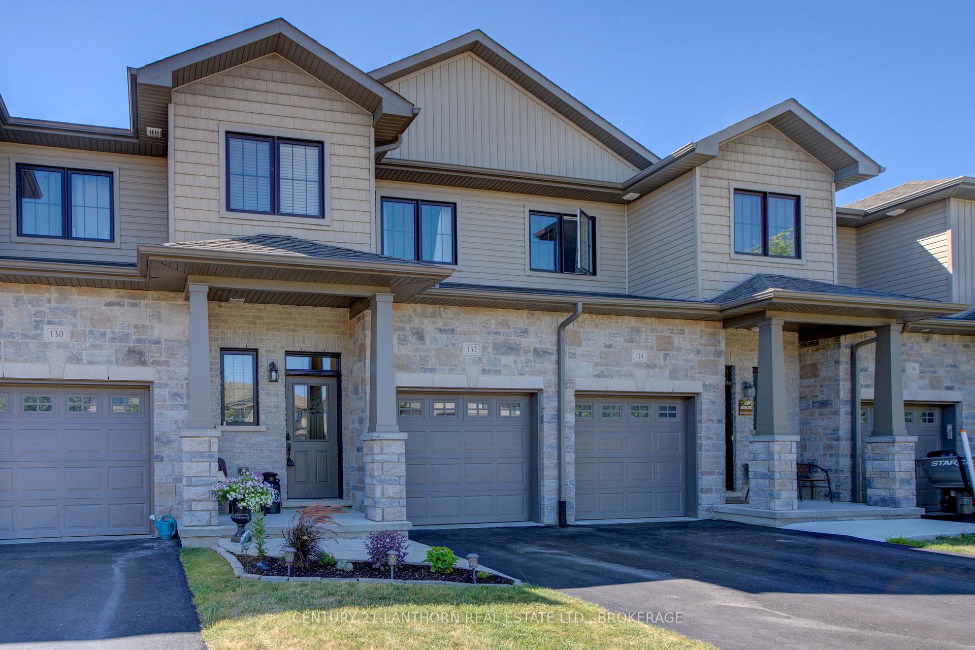 Photo 4 of 132 Simurda Court, Loyalist, Amherstview — HOMEH