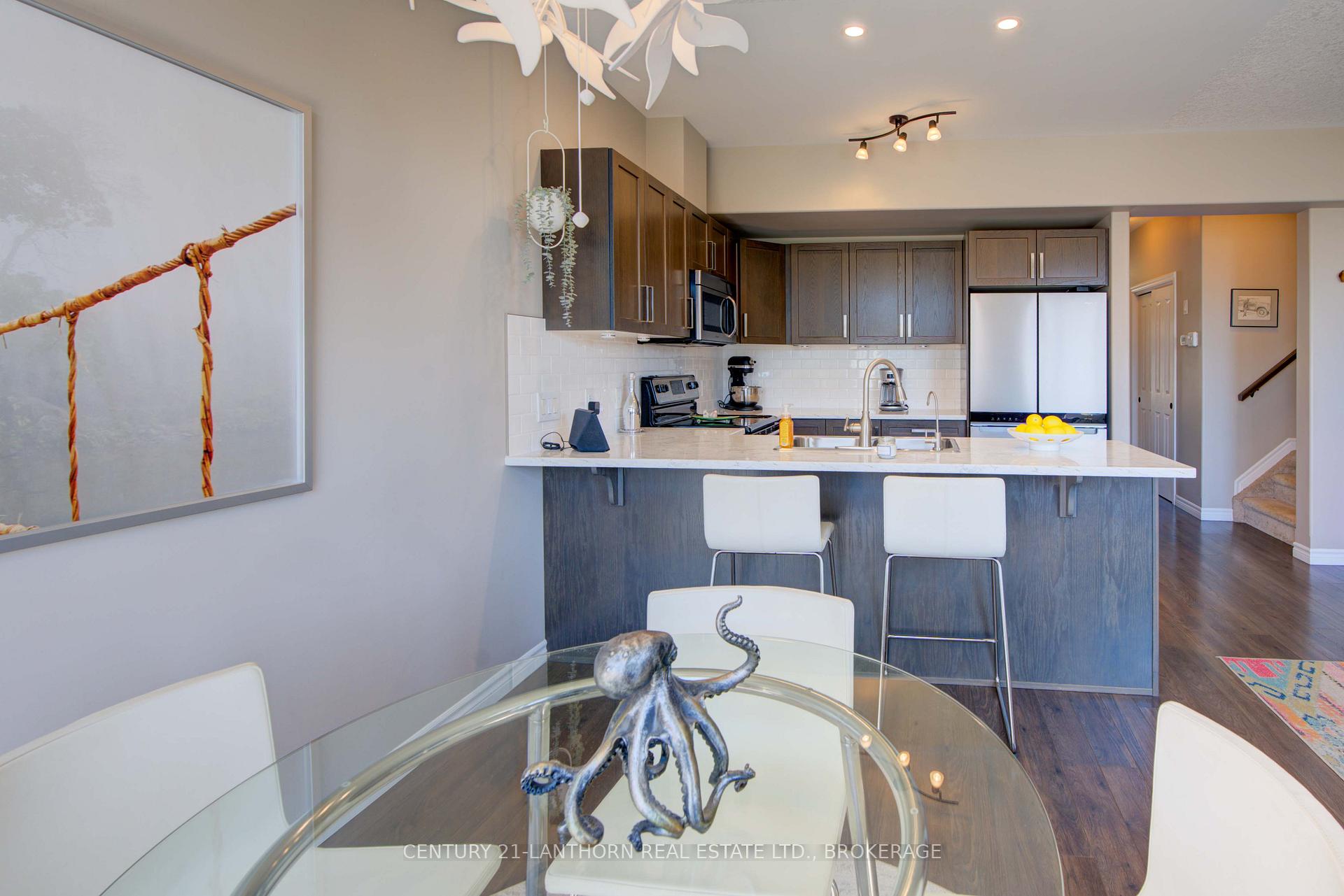 Photo 14 of 132 Simurda Court, Loyalist, Amherstview — HOMEH