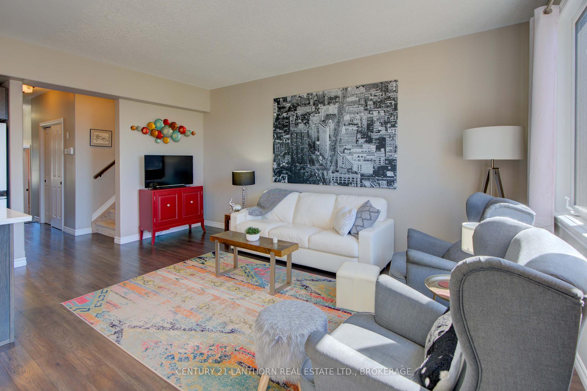Photo 18 of 132 Simurda Court, Loyalist, Amherstview — HOMEH