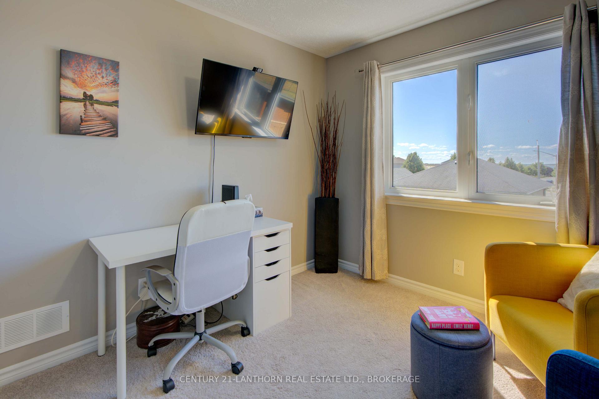 Photo 23 of 132 Simurda Court, Loyalist, Amherstview — HOMEH