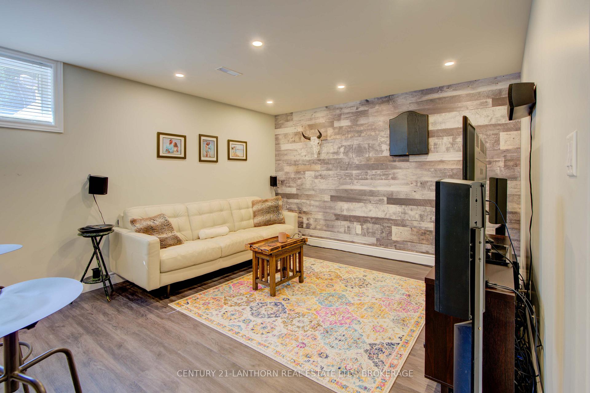 Photo 31 of 132 Simurda Court, Loyalist, Amherstview — HOMEH