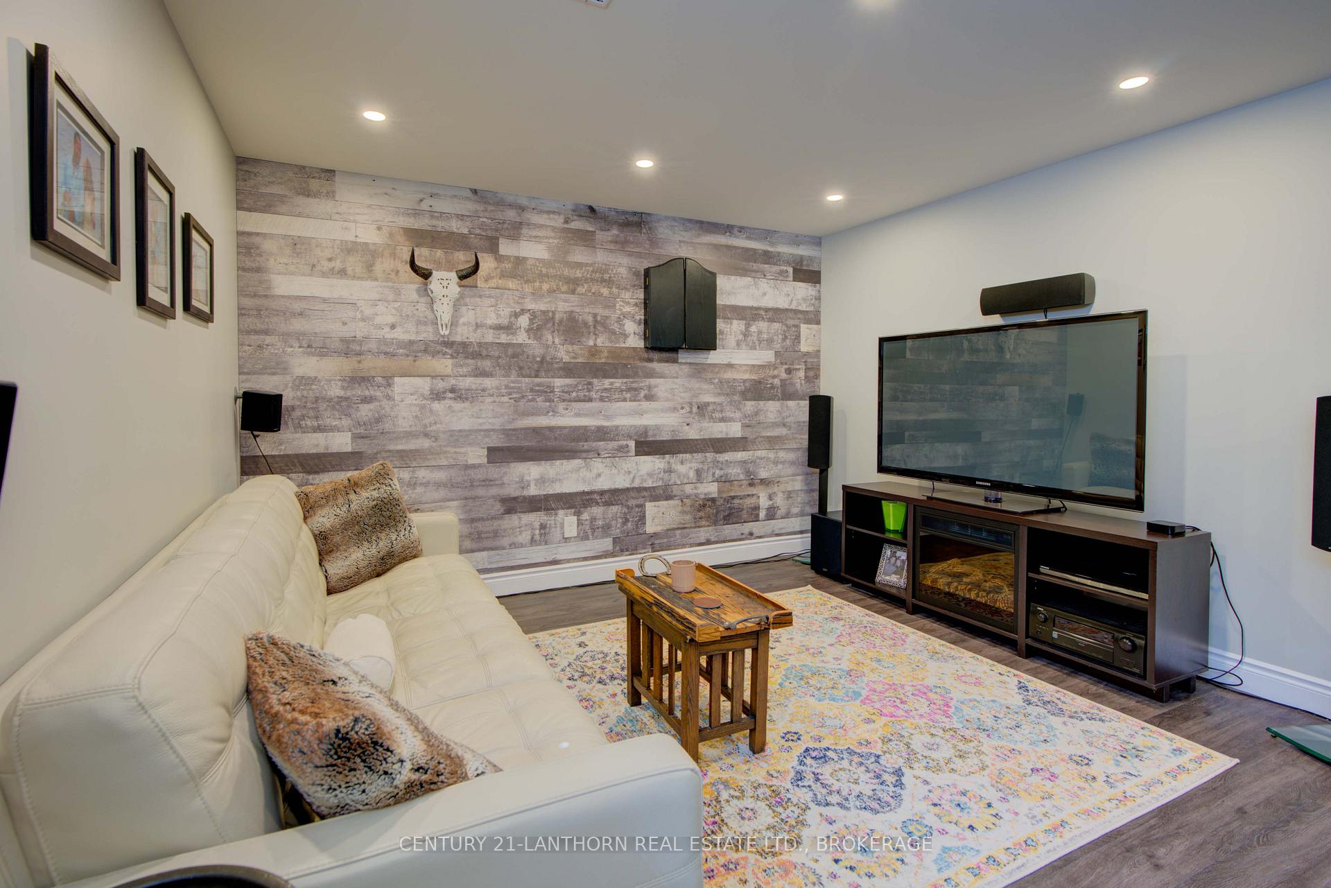 Photo 32 of 132 Simurda Court, Loyalist, Amherstview — HOMEH