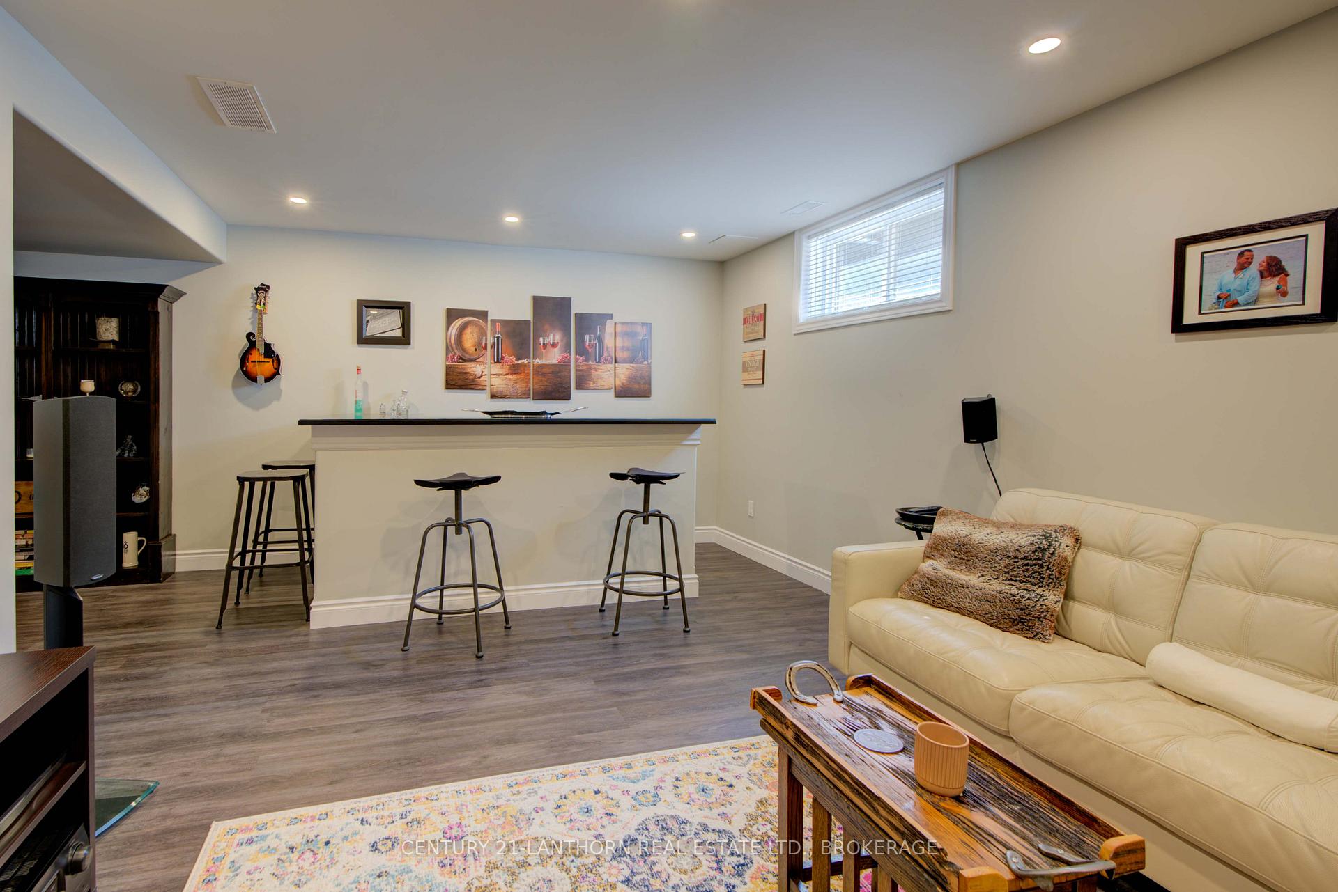 Photo 33 of 132 Simurda Court, Loyalist, Amherstview — HOMEH