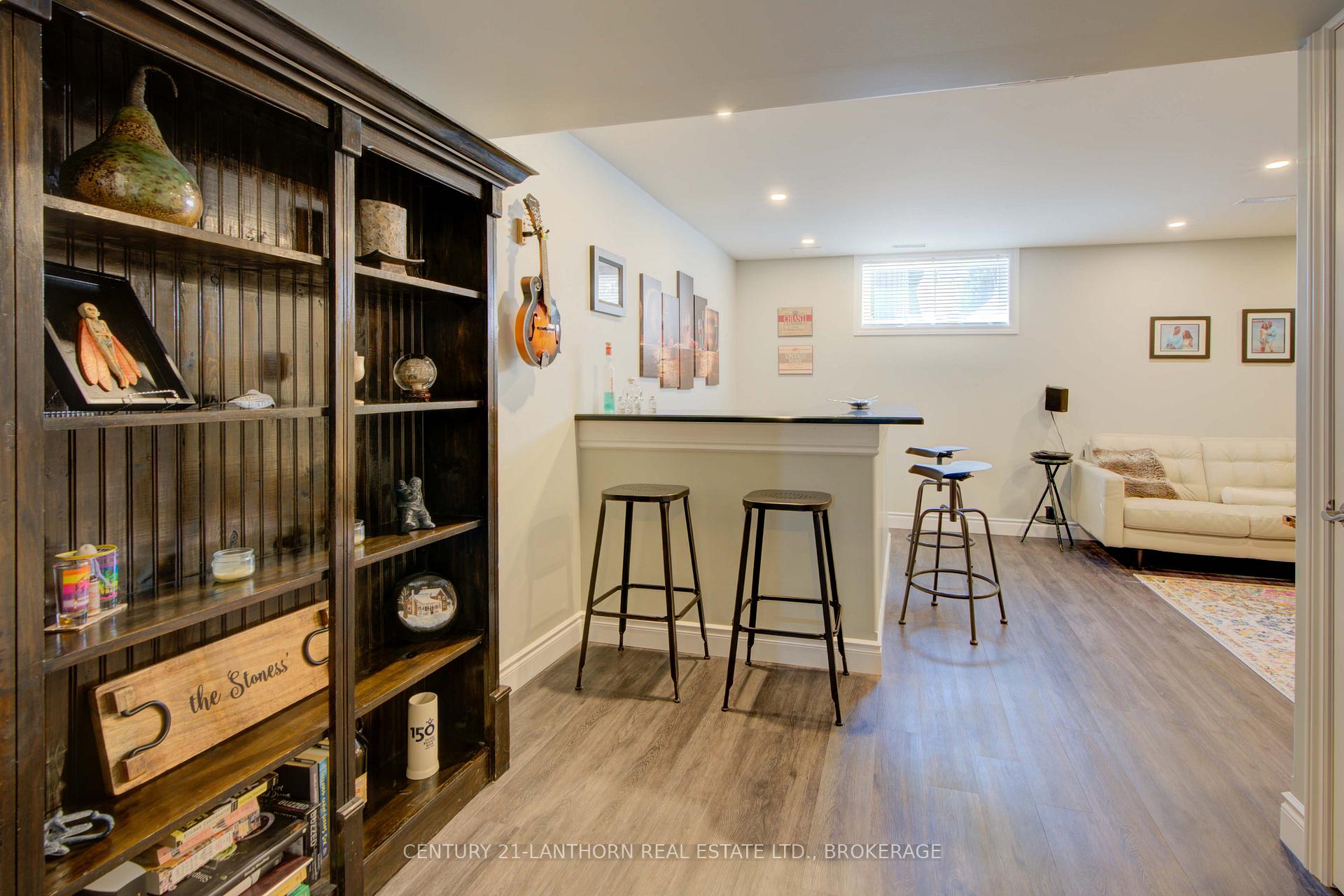 Photo 34 of 132 Simurda Court, Loyalist, Amherstview — HOMEH