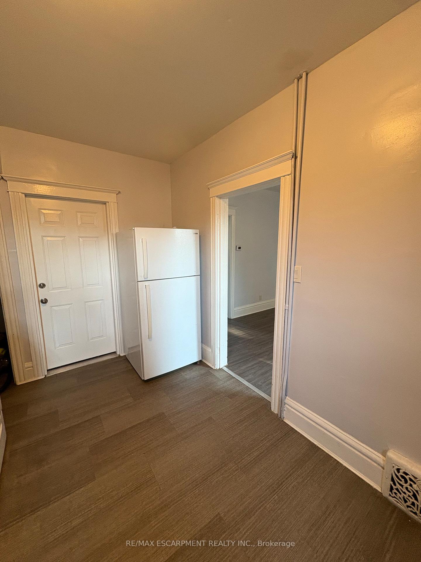 Photo 8 of Unit MAIN, 53 William Street, Hamilton, Landsdale — HOMEH