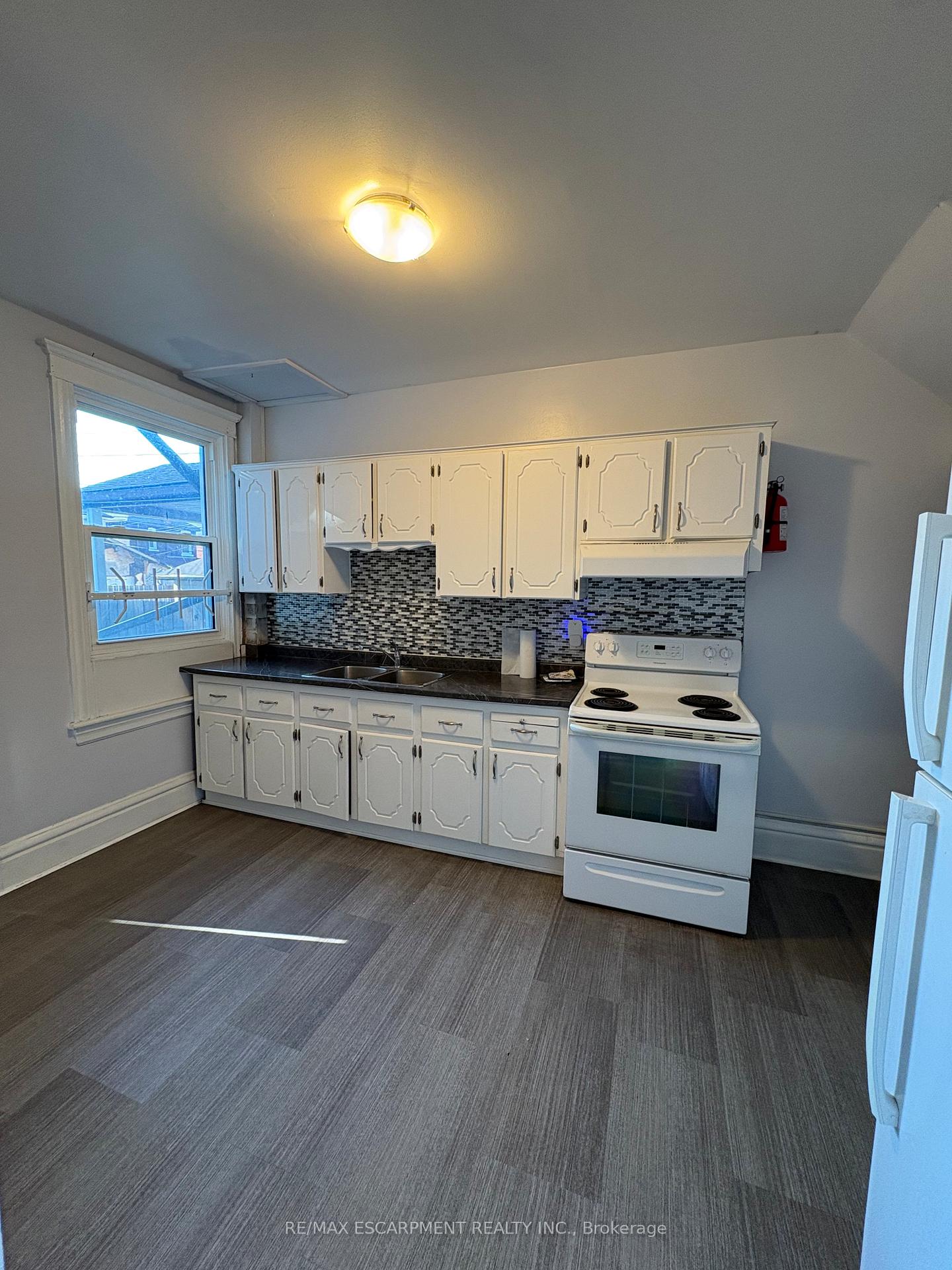 Photo 9 of Unit MAIN, 53 William Street, Hamilton, Landsdale — HOMEH