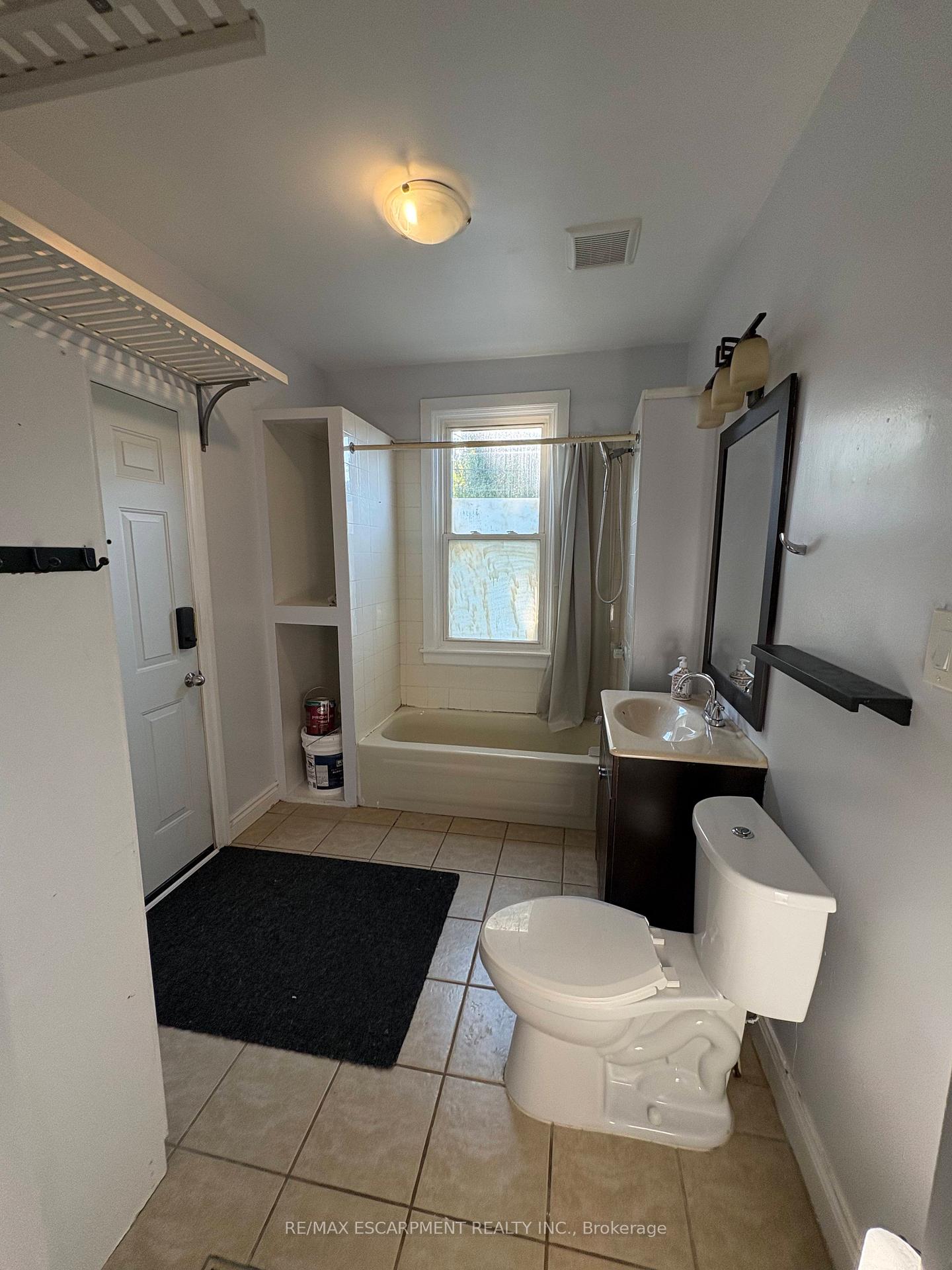 Photo 10 of Unit MAIN, 53 William Street, Hamilton, Landsdale — HOMEH