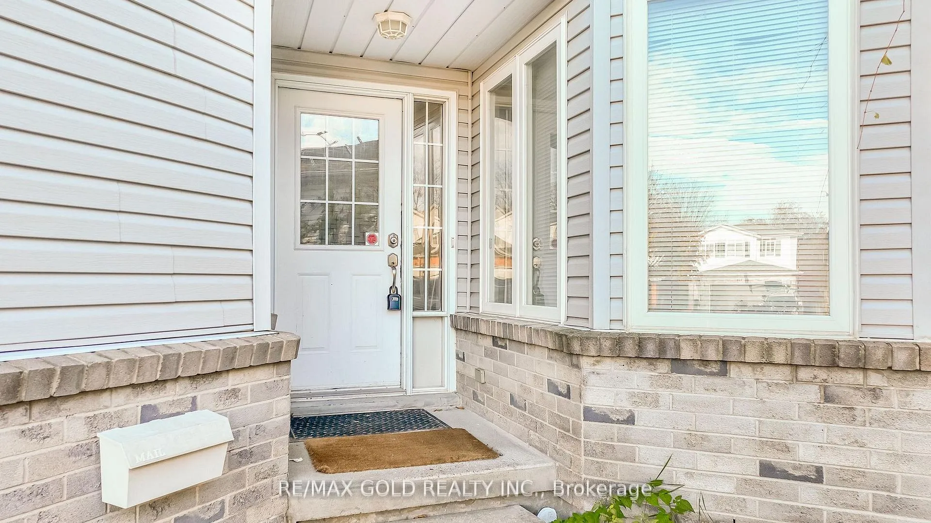 Photo 14 of 317 Bankside Drive, Kitchener, Highland West — HOMEH