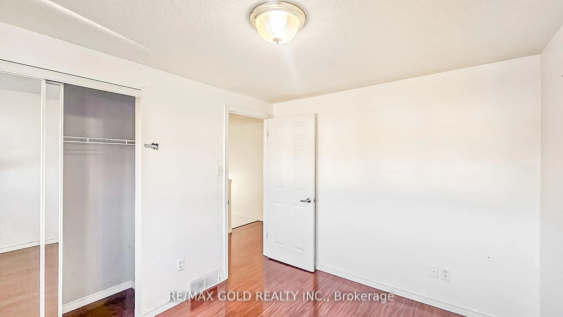 Photo 107 of 317 Bankside Drive, Kitchener, Highland West — HOMEH