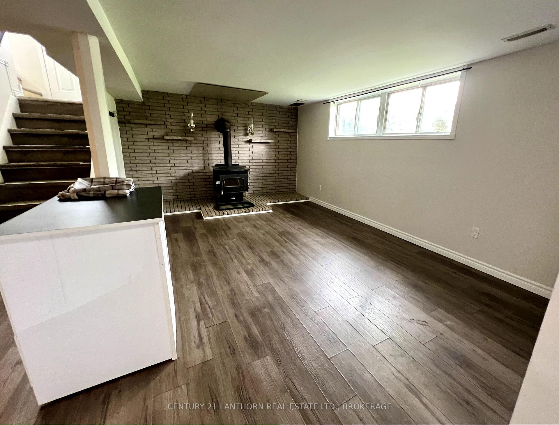 Photo 16 of 190 Amherst Drive, Loyalist, Amherstview — HOMEH