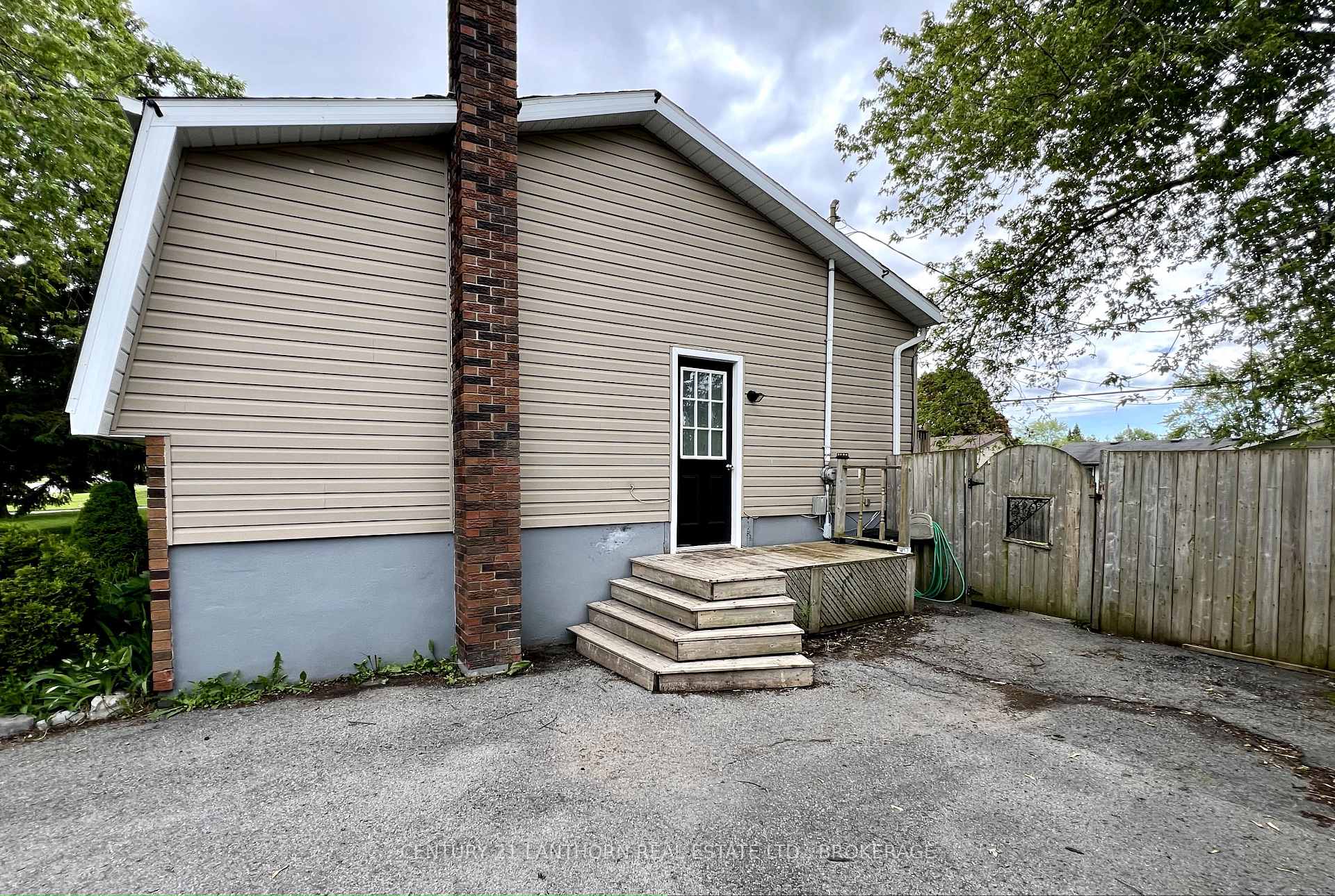 Photo 20 of 190 Amherst Drive, Loyalist, Amherstview — HOMEH