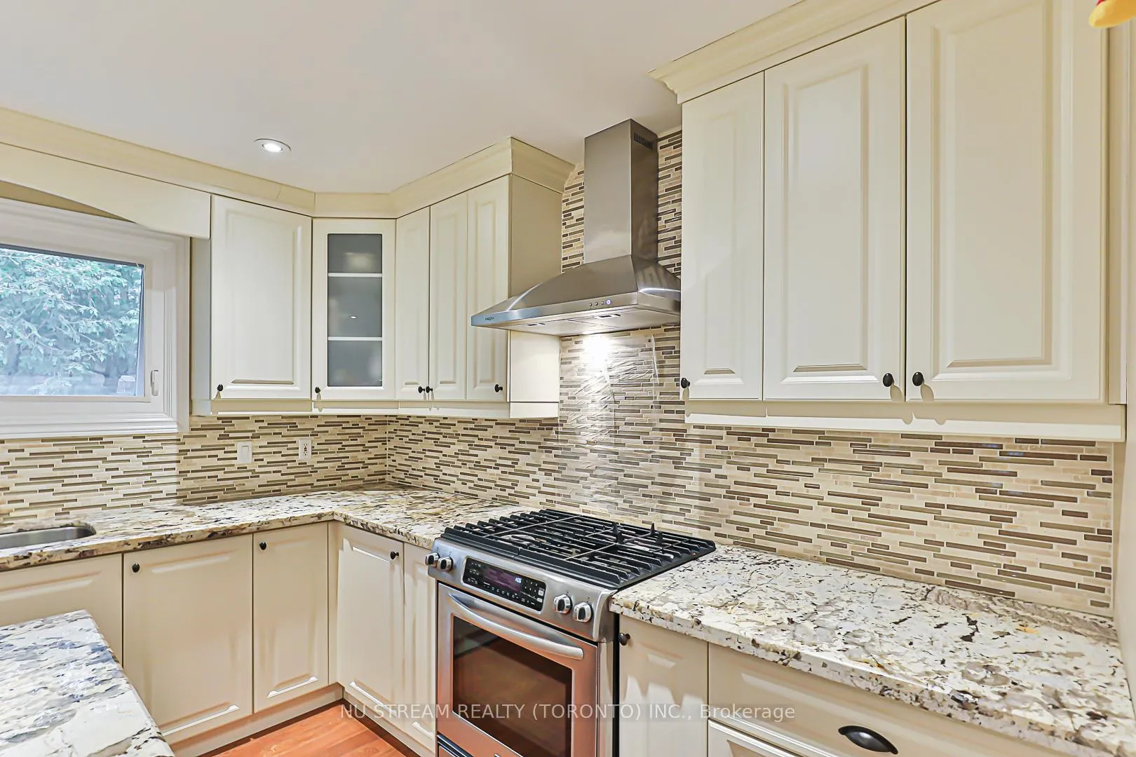 Photo 35 of 68 Proctor Avenue, Markham, Grandview — HOMEH
