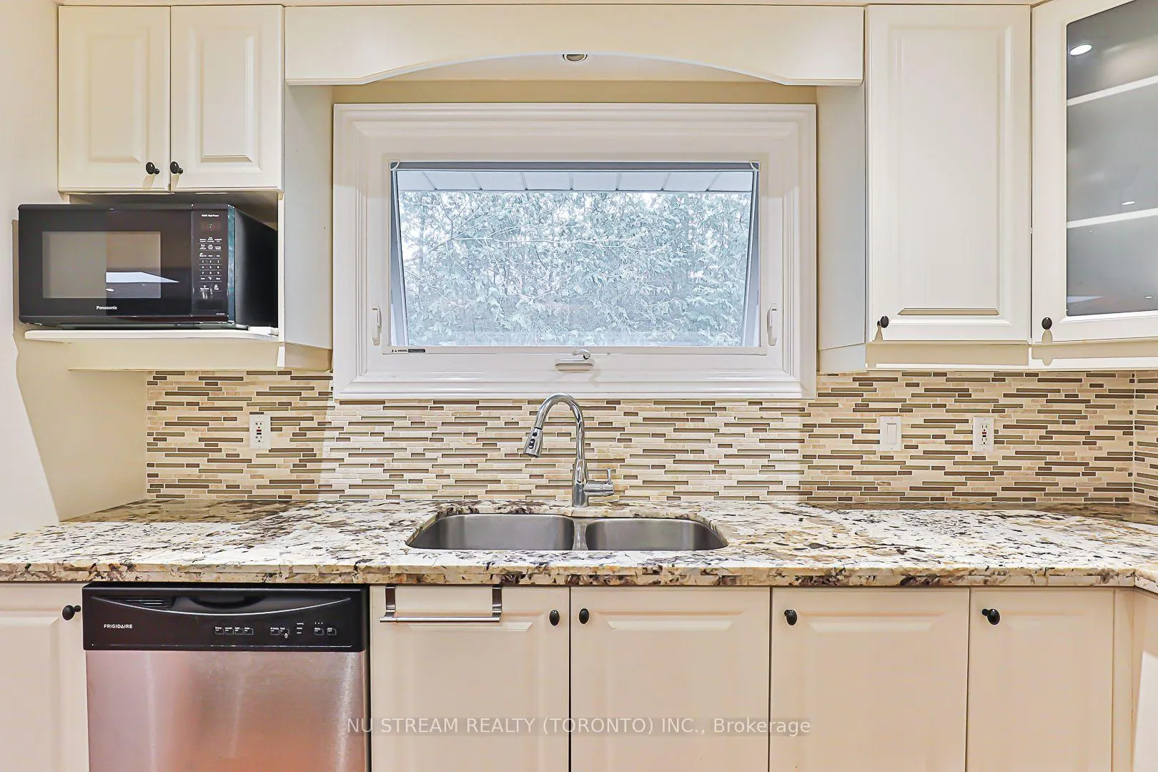 Photo 39 of 68 Proctor Avenue, Markham, Grandview — HOMEH