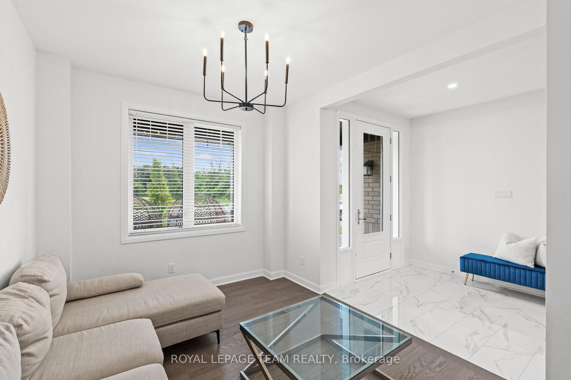 Photo 8 of 511 Anchor Circle, Ottawa, Mahogany Community — HOMEH