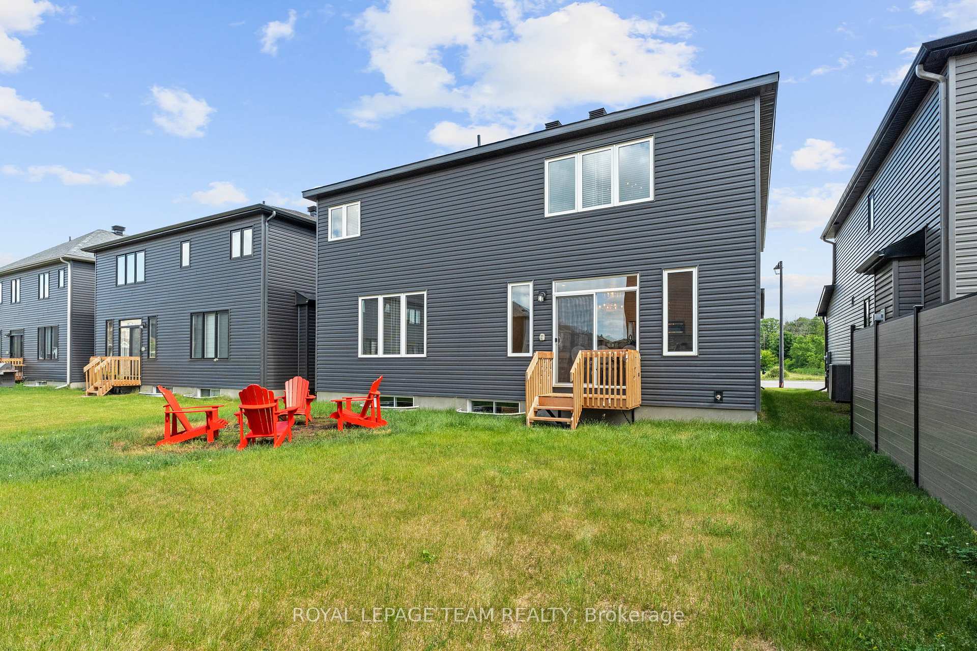 Photo 49 of 511 Anchor Circle, Ottawa, Mahogany Community — HOMEH