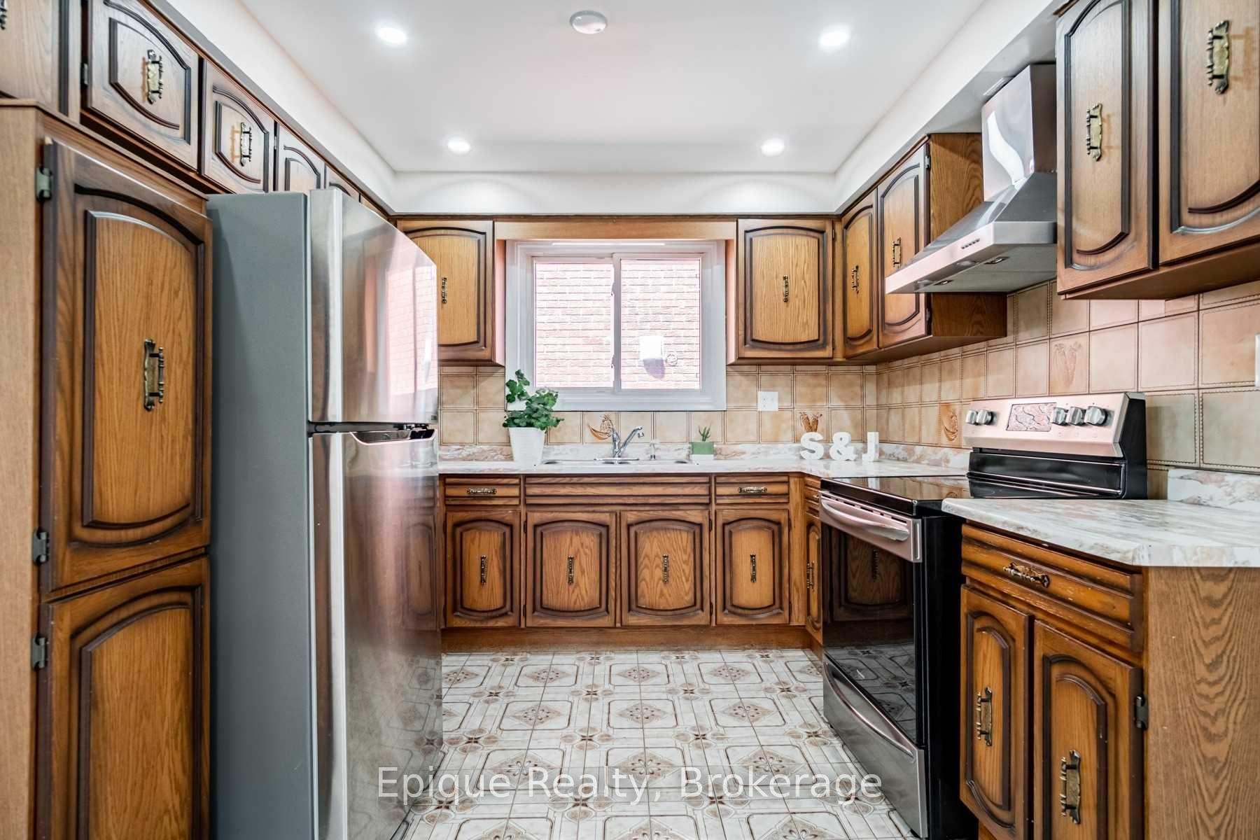 Photo 11 of 686 Limeridge Road E, Hamilton, Lawfield — HOMEH