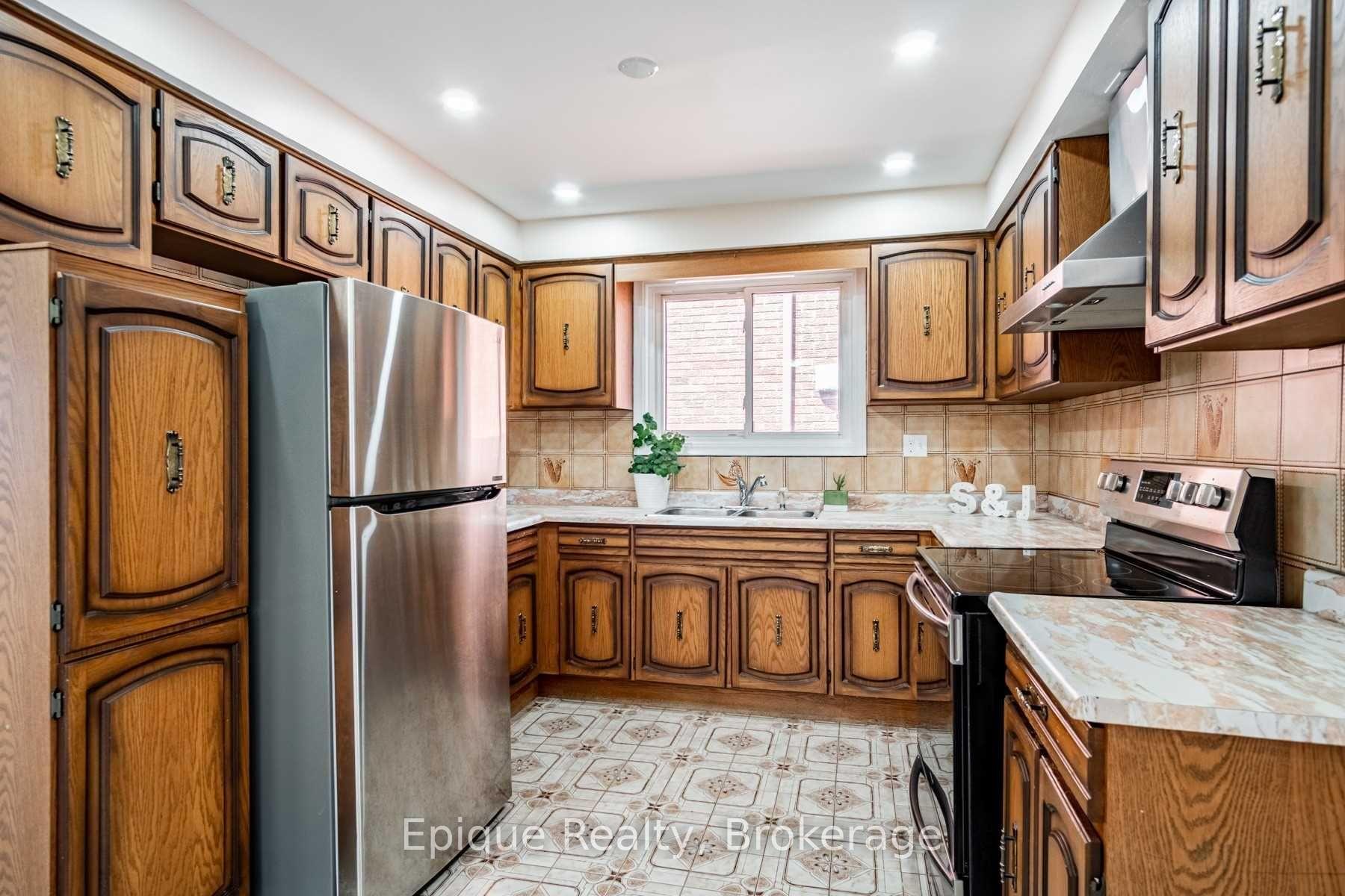 Photo 12 of 686 Limeridge Road E, Hamilton, Lawfield — HOMEH