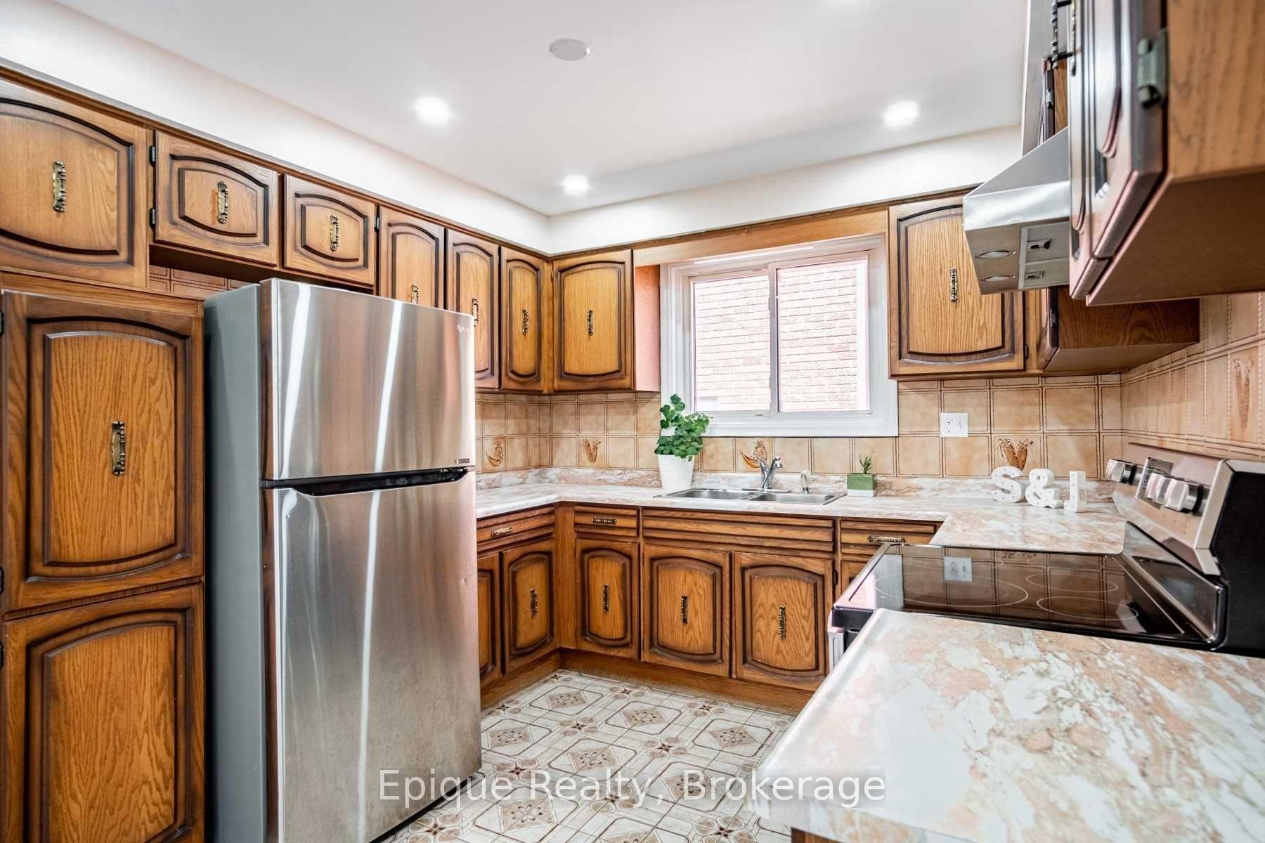 Photo 13 of 686 Limeridge Road E, Hamilton, Lawfield — HOMEH