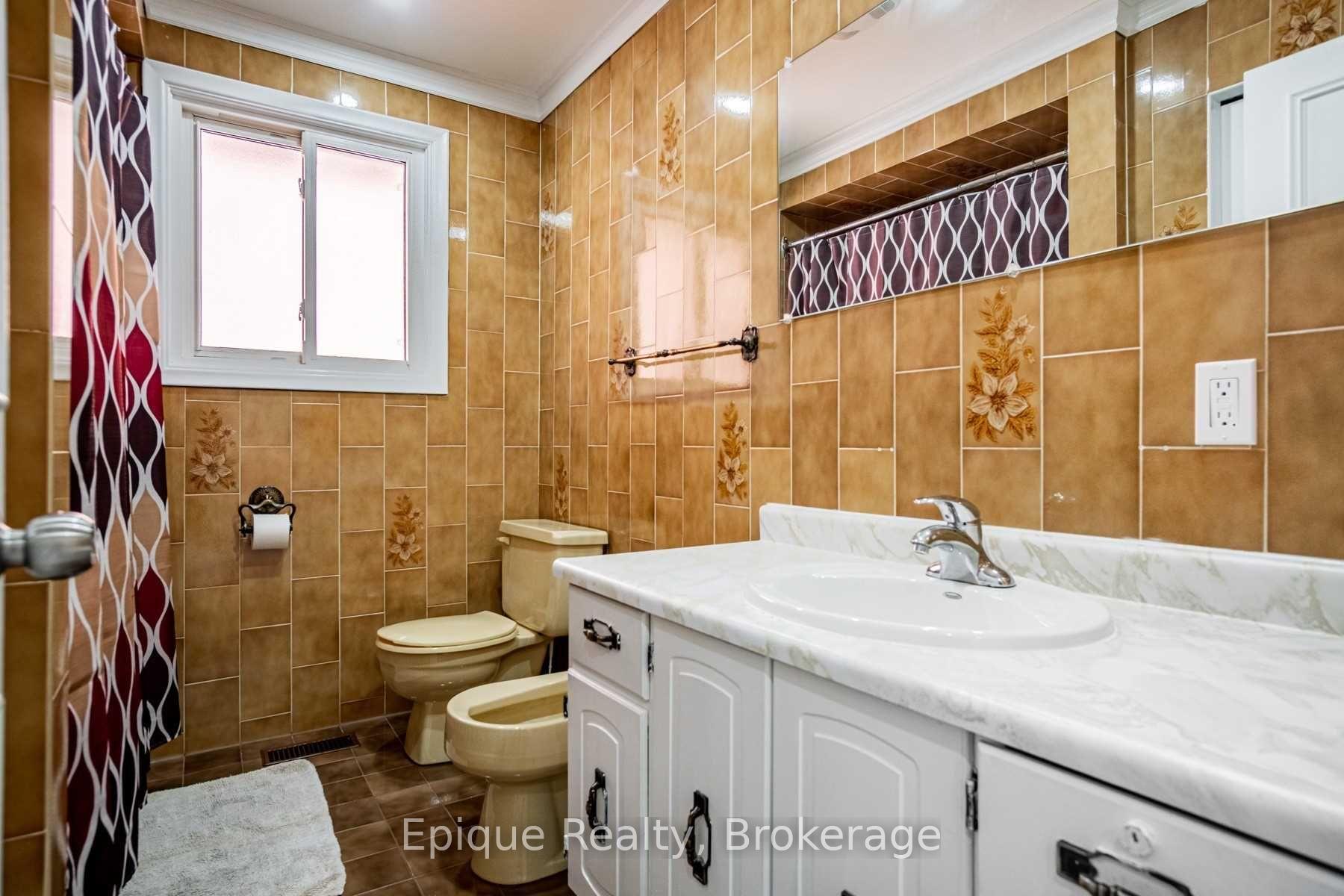 Photo 16 of 686 Limeridge Road E, Hamilton, Lawfield — HOMEH