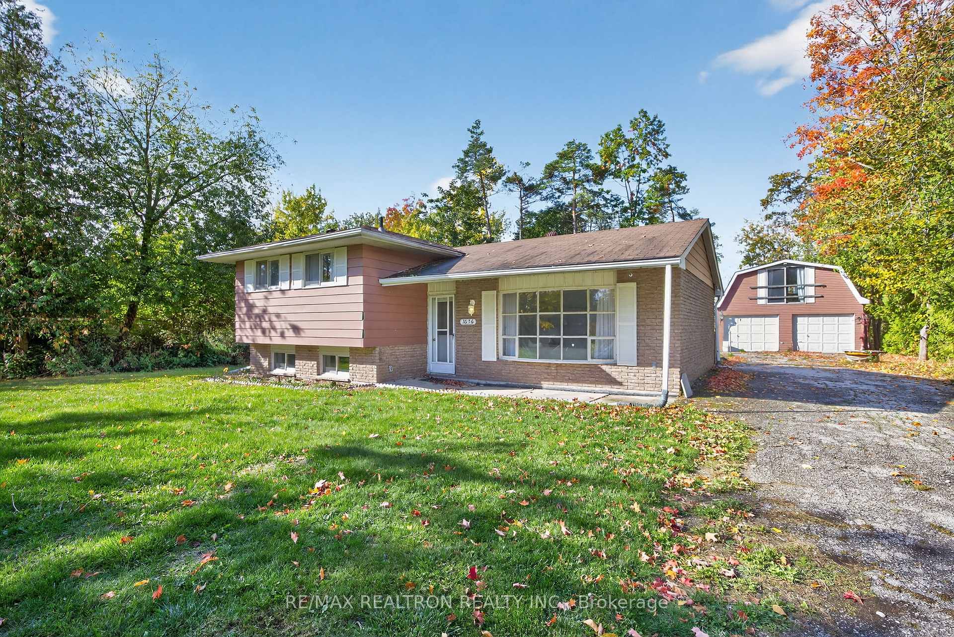 Photo 3 of 3656 Maple Grove Road, Innisfil, Rural Innisfil — HOMEH