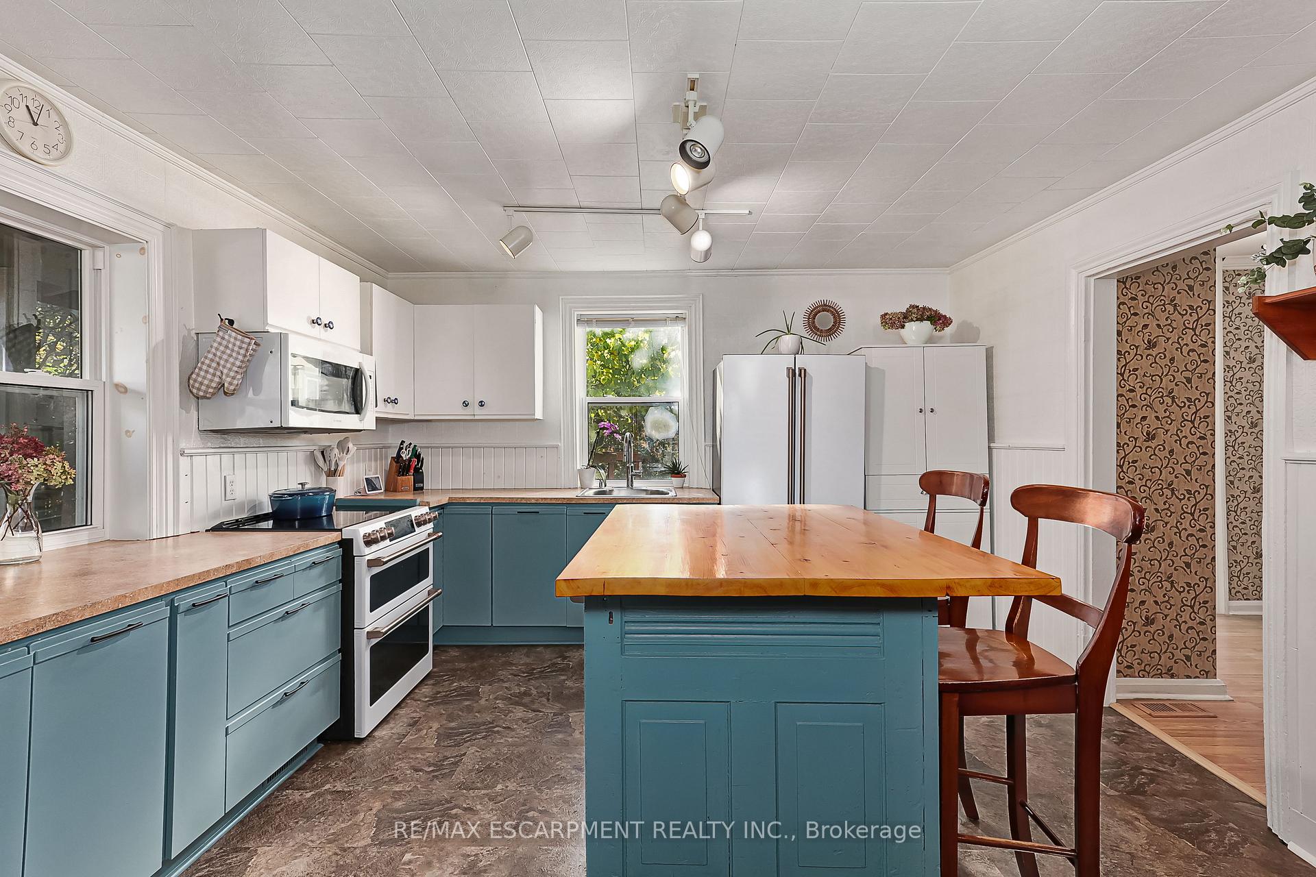 Photo 13 of 225 Berry Street, Meaford — HOMEH