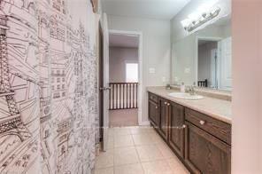 Photo 11 of 165 Westmeadow Drive, Kitchener — HOMEH