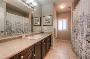 Photo 12 of 165 Westmeadow Drive, Kitchener — HOMEH
