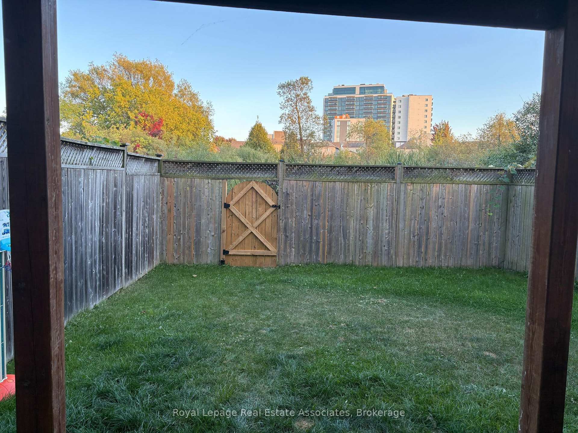 Photo 17 of 165 Westmeadow Drive, Kitchener — HOMEH